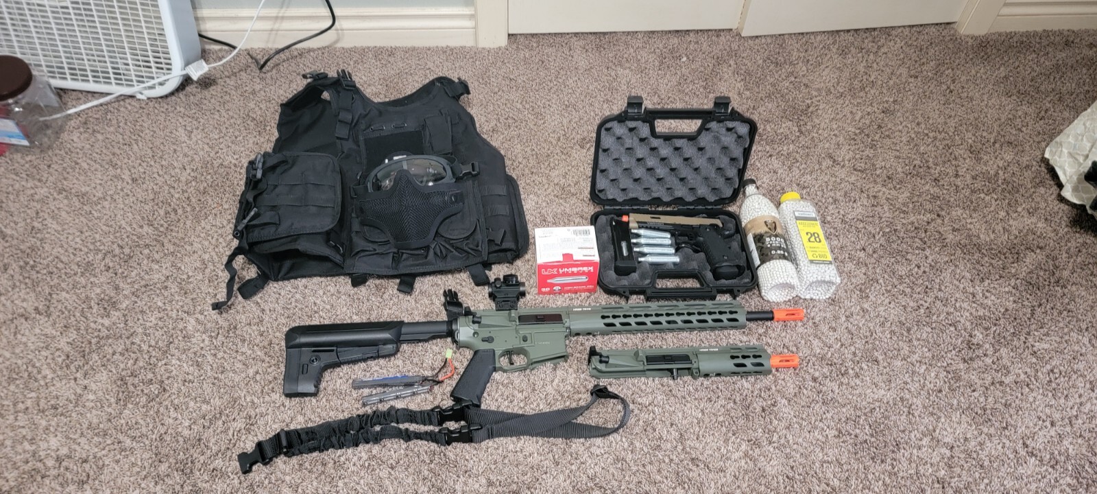 New Airsoft With Everthing In The Picture