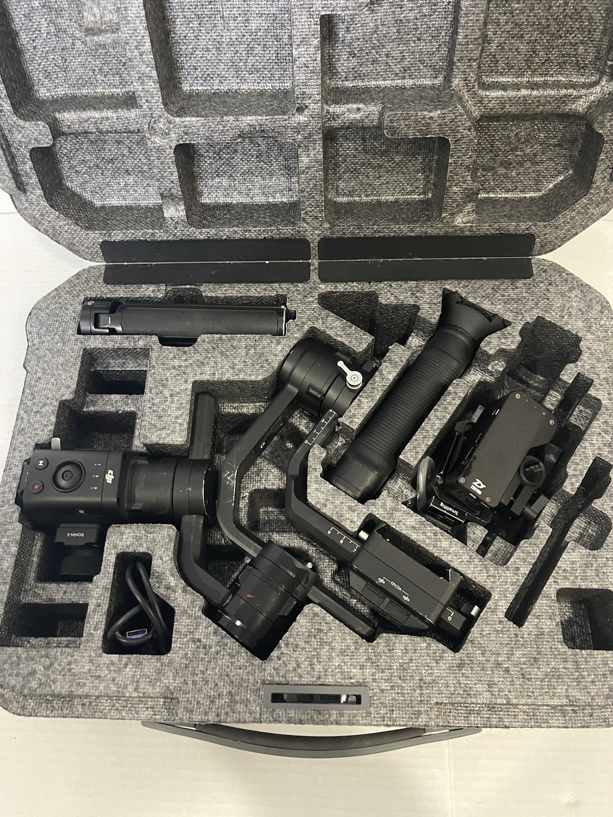 DJI Ronin-S Essentials Kit - Camera Stabilizer 3-Axis Gimbal Handheld
