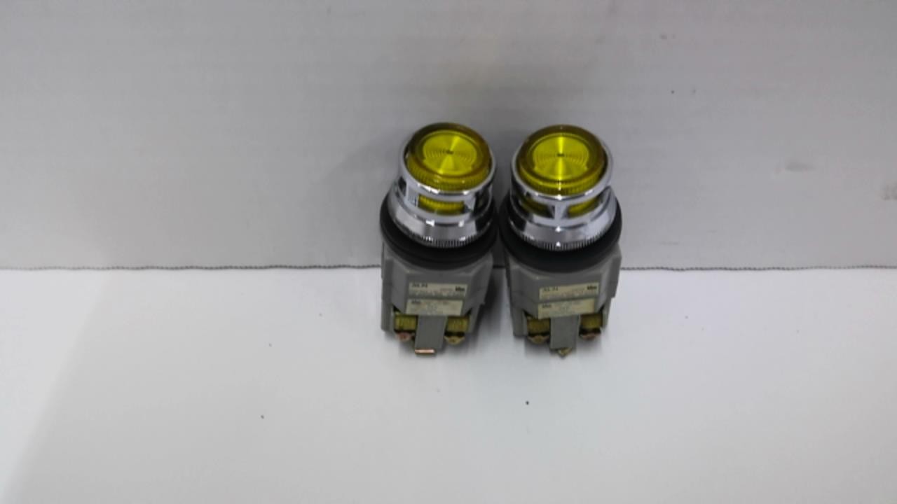 Idec ALN Illuminated Yellow Push Button 24 Volt Lot of 2