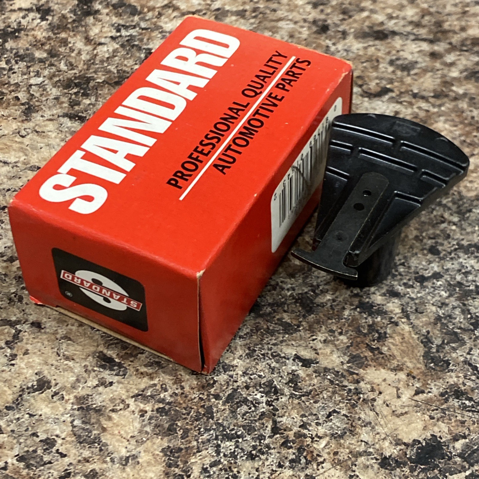 Standard JR101~Distributor Rotor For Chevy, Geo, Isuzu, Toyota ETC~FREE SHIPPING
