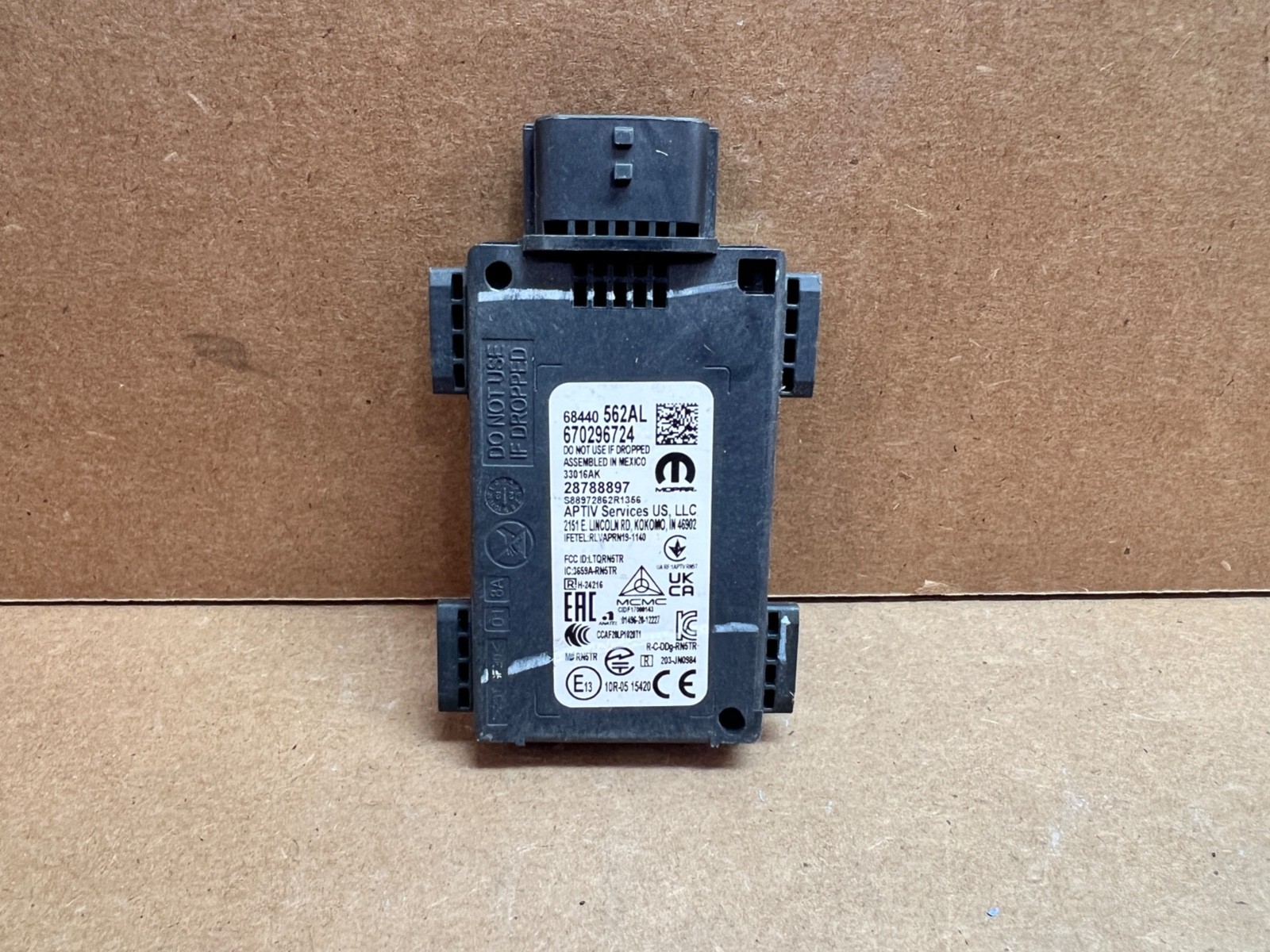 OEM 2021-2025 JEEP GRAND CHEROKEE BLIND SPOT RADAR SENSOR MONITOR 68440562AL