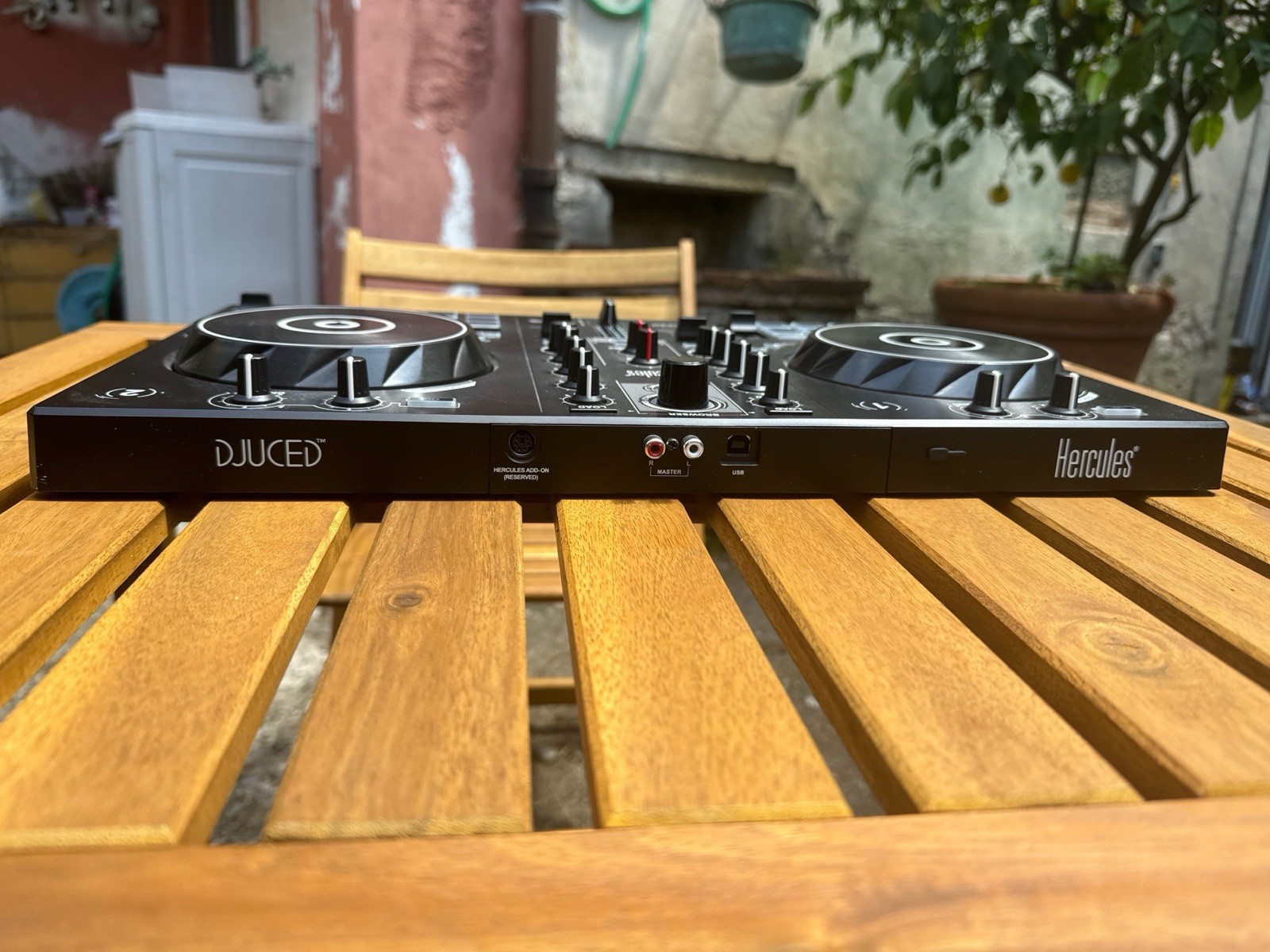 Hercules Inpulse 300 DJ Console (Windows-Mac usb serato-djuced)