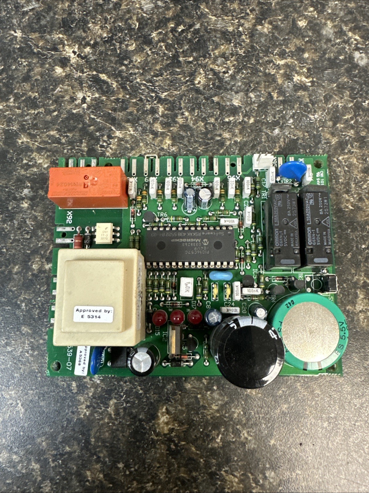 Wascomat 438955511 Circuit Board 220V Gen 6 Doorlock