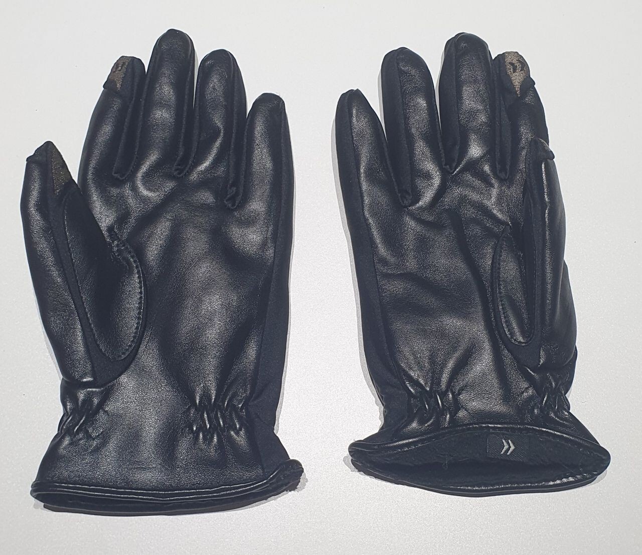 New walm gloves. Made in Bangladesh. Size L