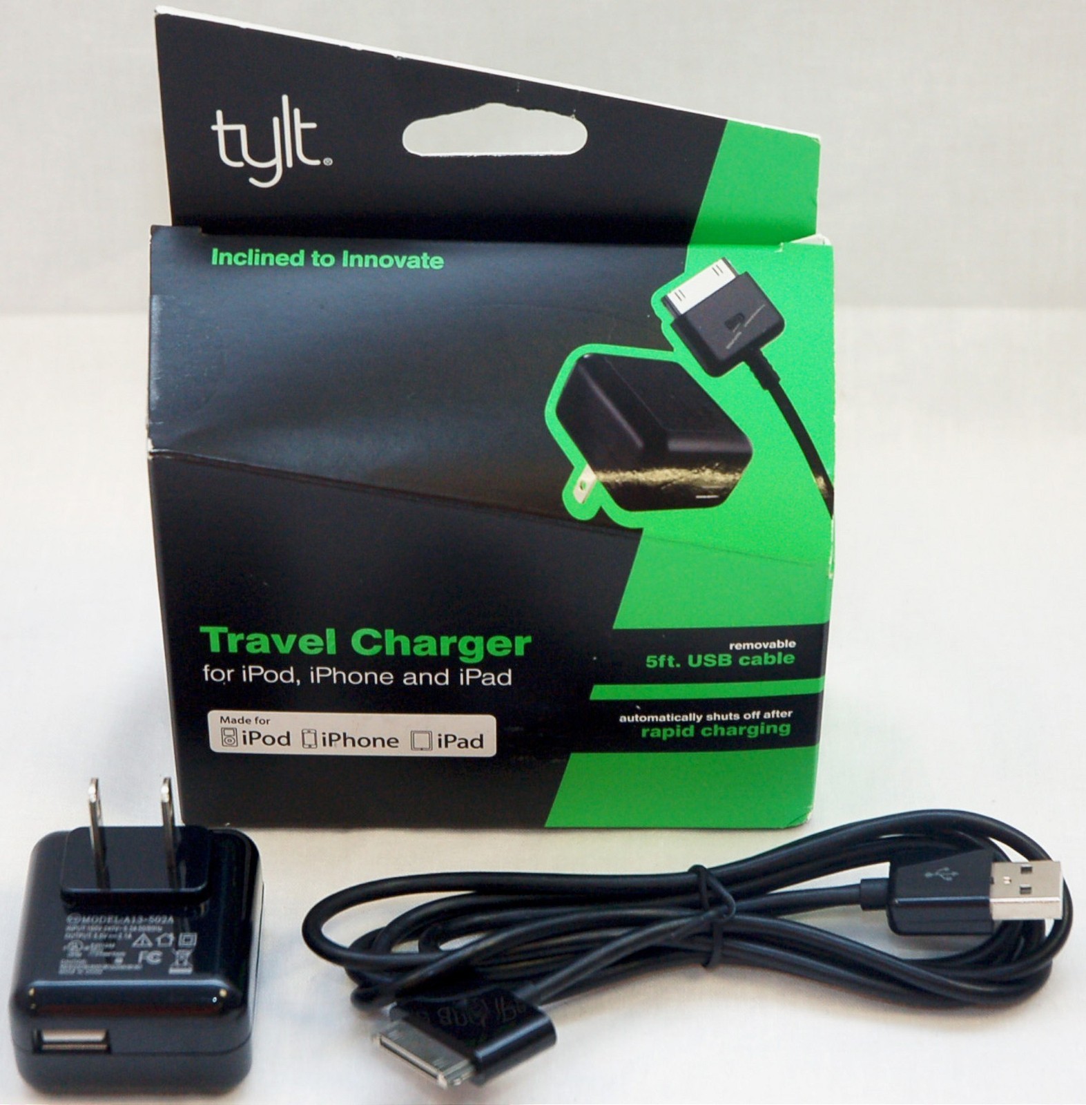 NEW TYLT iPod/iPhone 4s/4/3gs/iPad Home Travel Charger 30-Pin 5ft USB Sync Cable
