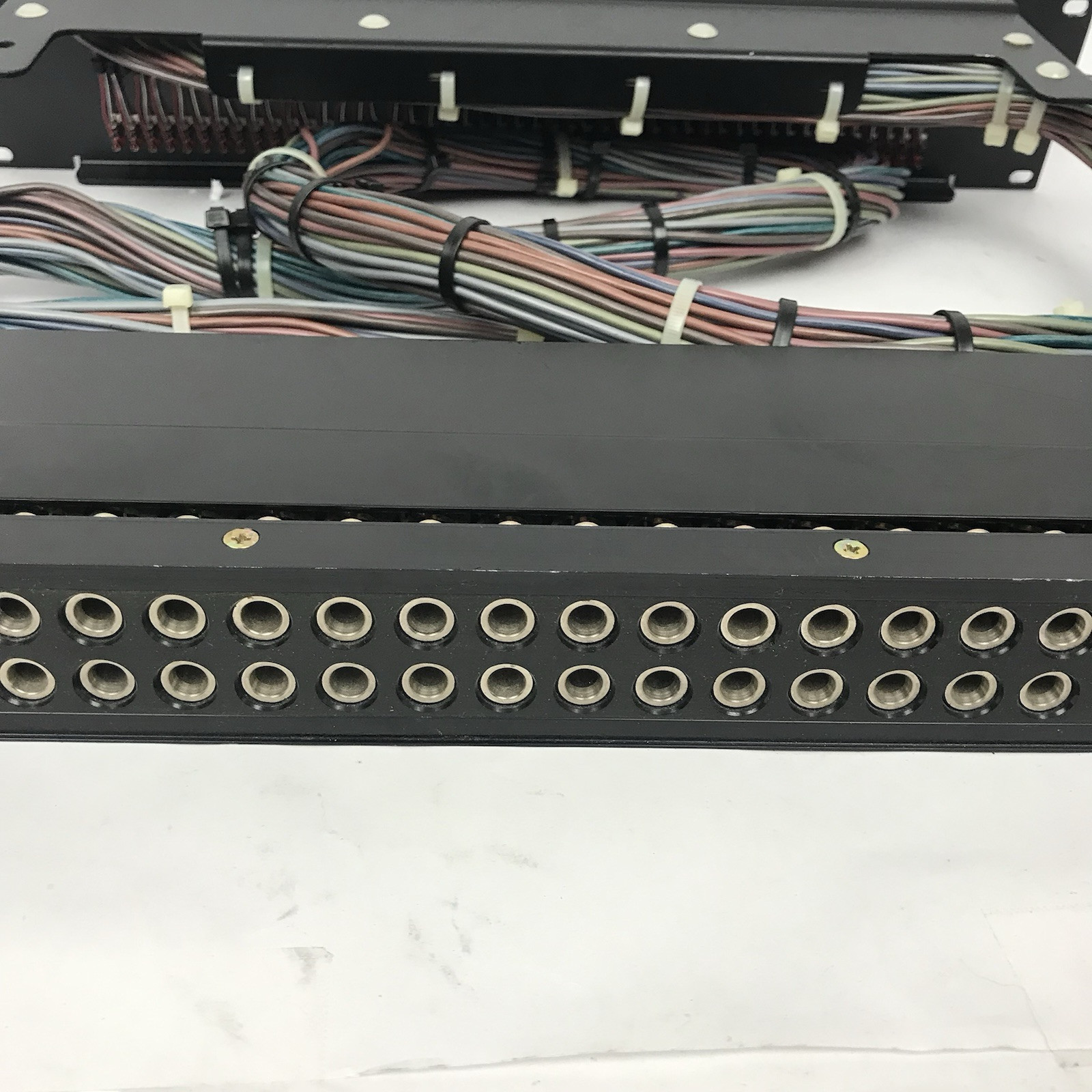 ADC Ultrapatch 48 Point TT Patchbay Panel Cables Pro Patch Bay BJF107-4MKIV