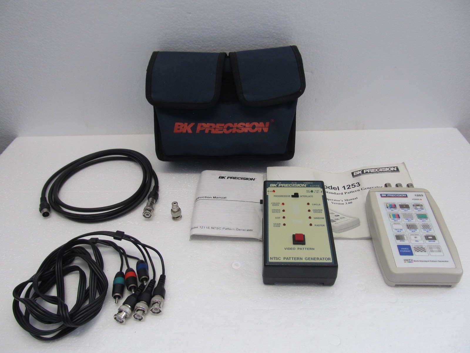 BK Precision 1253 Handheld HDTV Pattern Color Bars Generator + 1211E NTSC Gen.