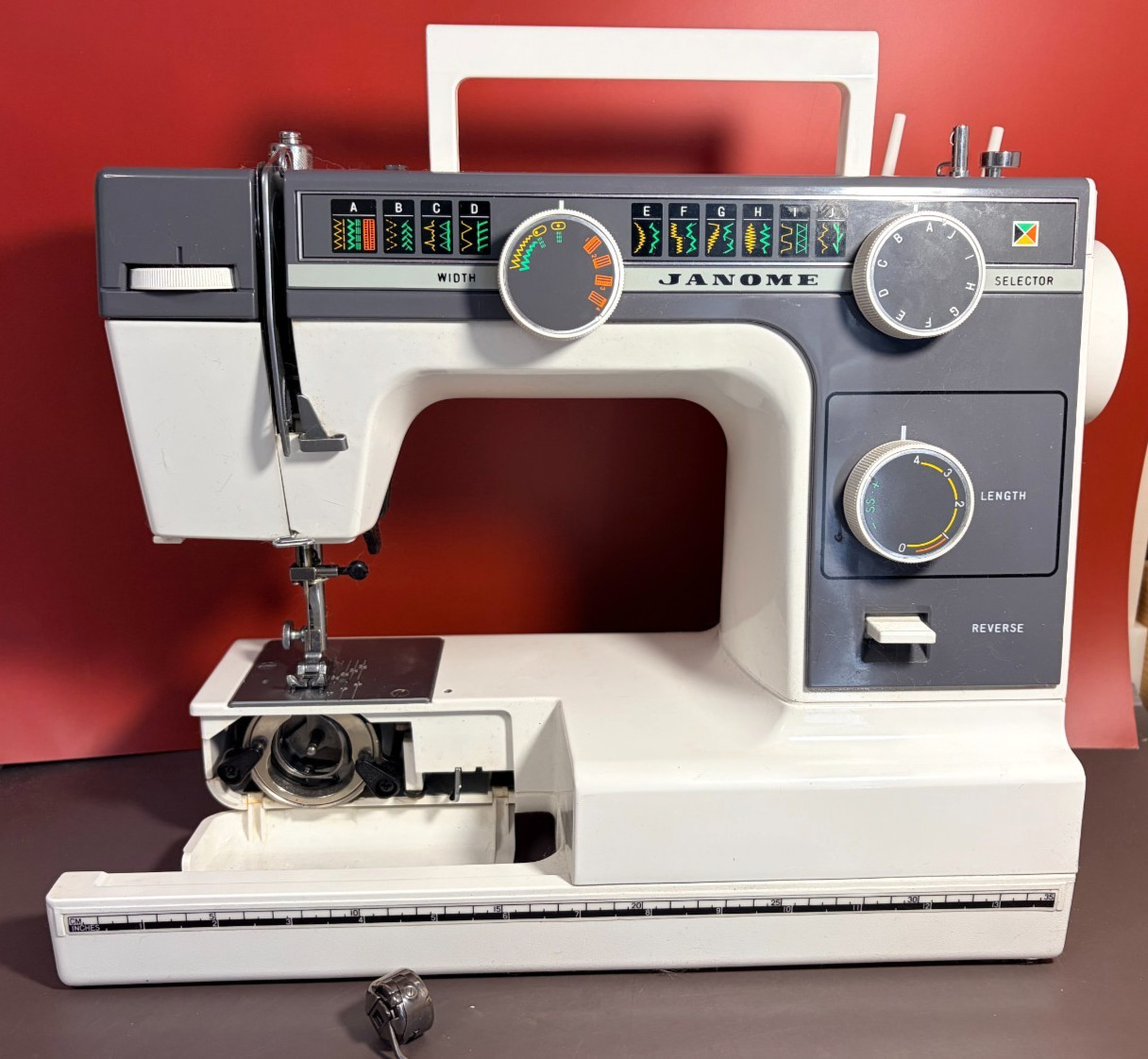 Janome L 392 Sewing Machine AS IS for parts or repair