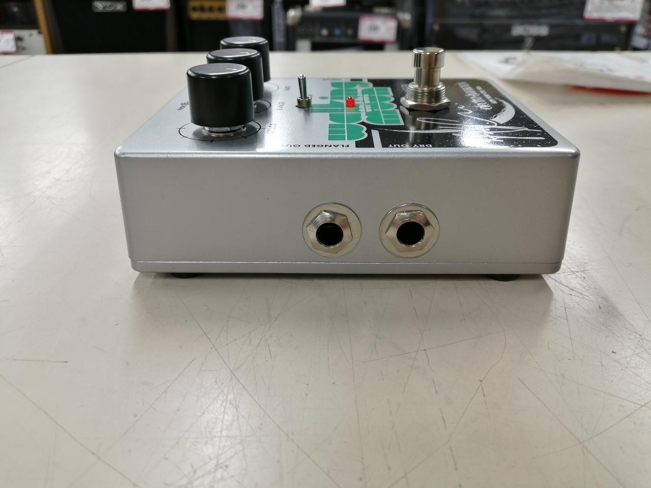 ELECTRO-HARMONIX WALKING ON THE MOON Effects Pedal