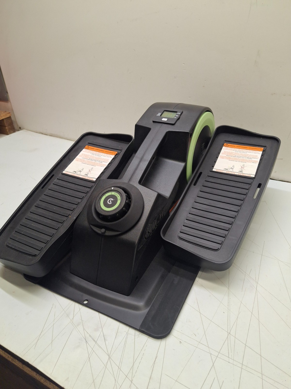 Cubii Under Desk Eliptical Exercise Machine F3B2