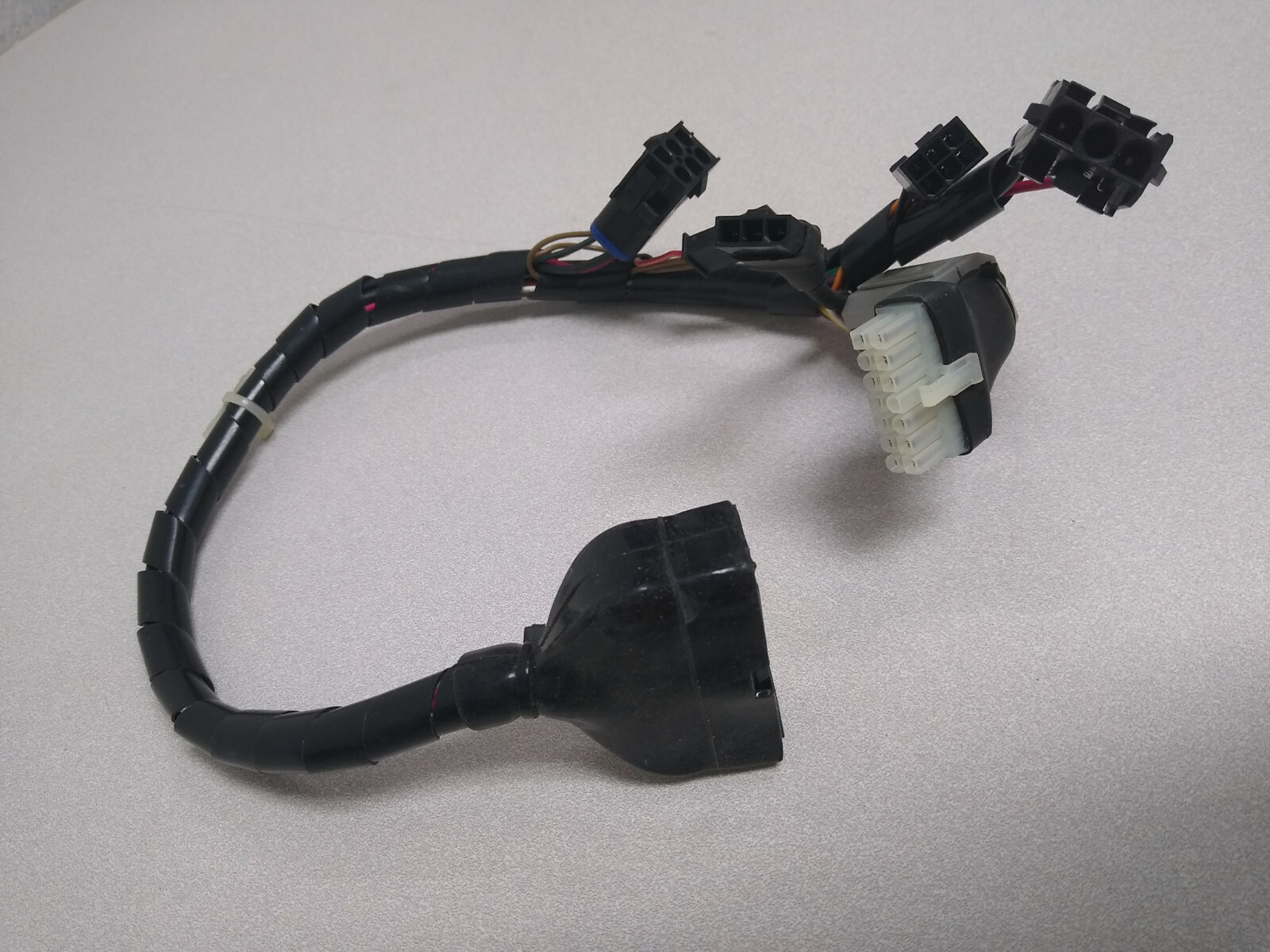Used Pride Victory Series R-Series Controller Interface Harness DWR9966H036