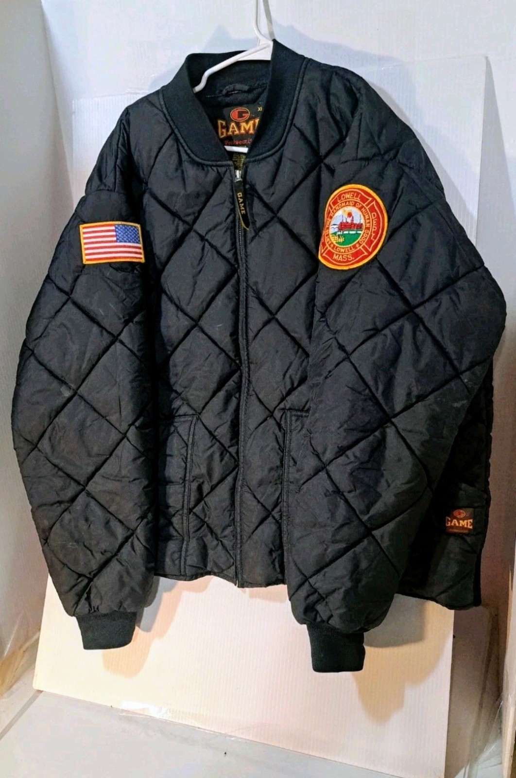 Lowell MA Fire Dept Game The Bravest Quilted Jacket Eng 11 Men 2XL US Flag
