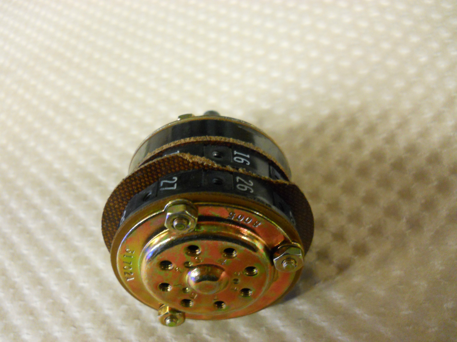 ELECTRO SWITCH 31702A ROTARY SNAP SWITCH *DAMAGED* USED CONDITION NO BOX