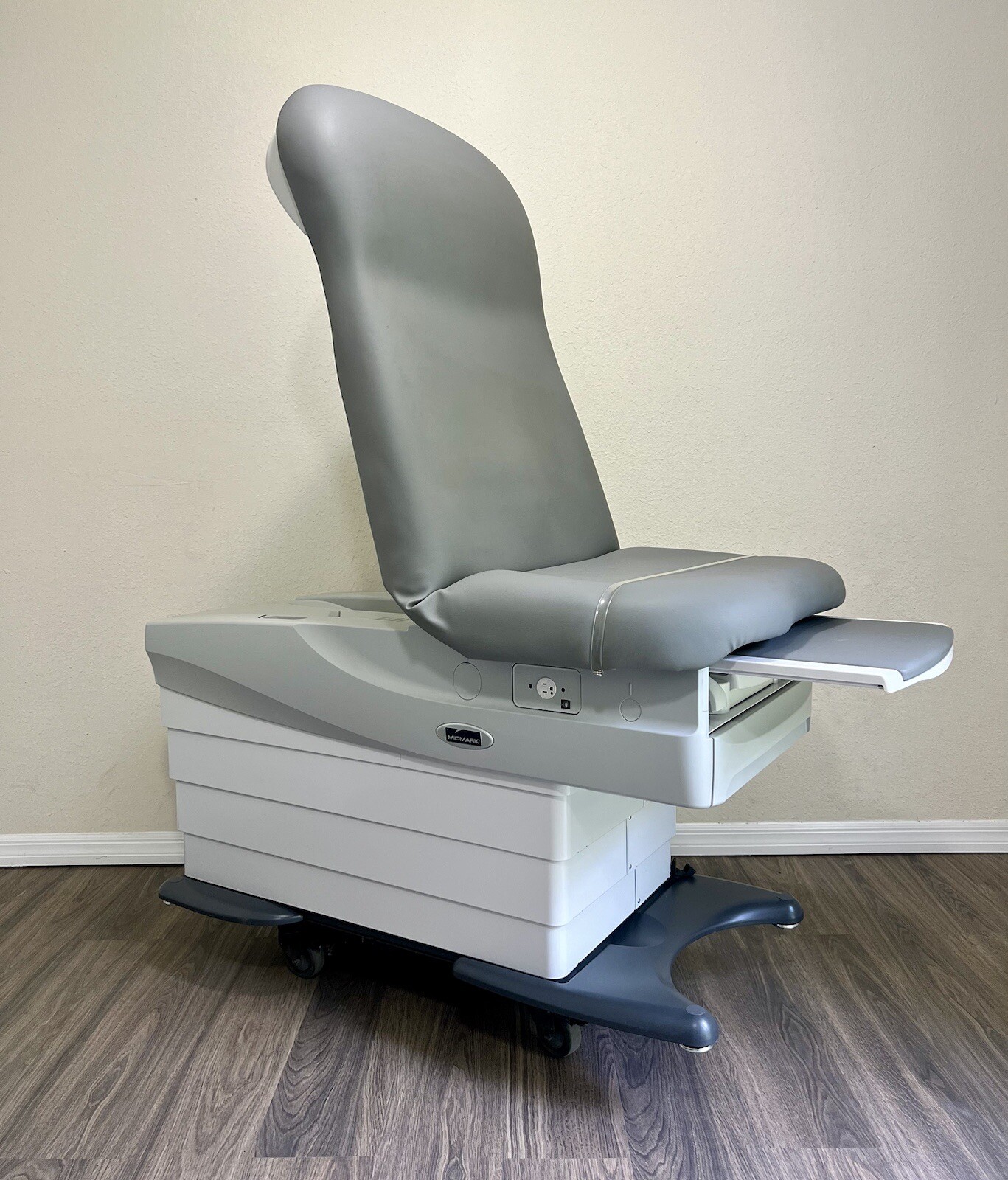 Midmark Ritter 626 Bariatric Barrier Free Power Exam Table New Color Upholstery