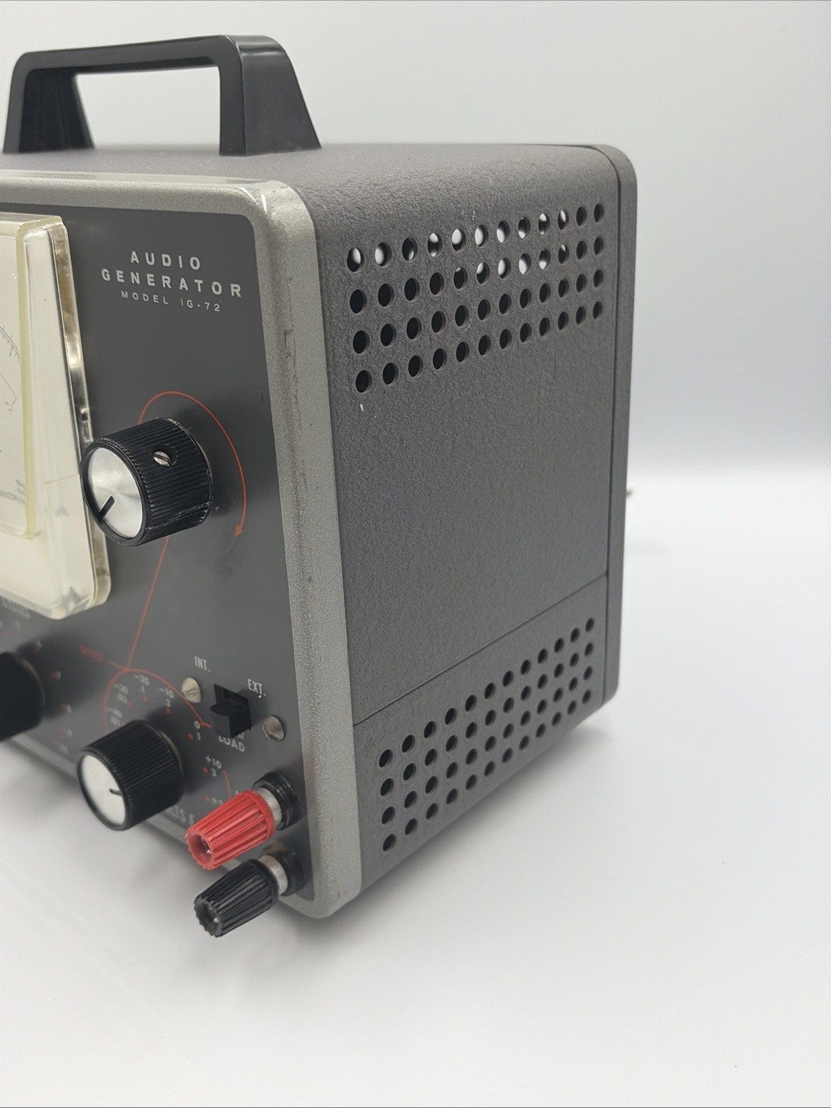 Vintage HeathKit IG-72 audio generator - Working And Clean Unit