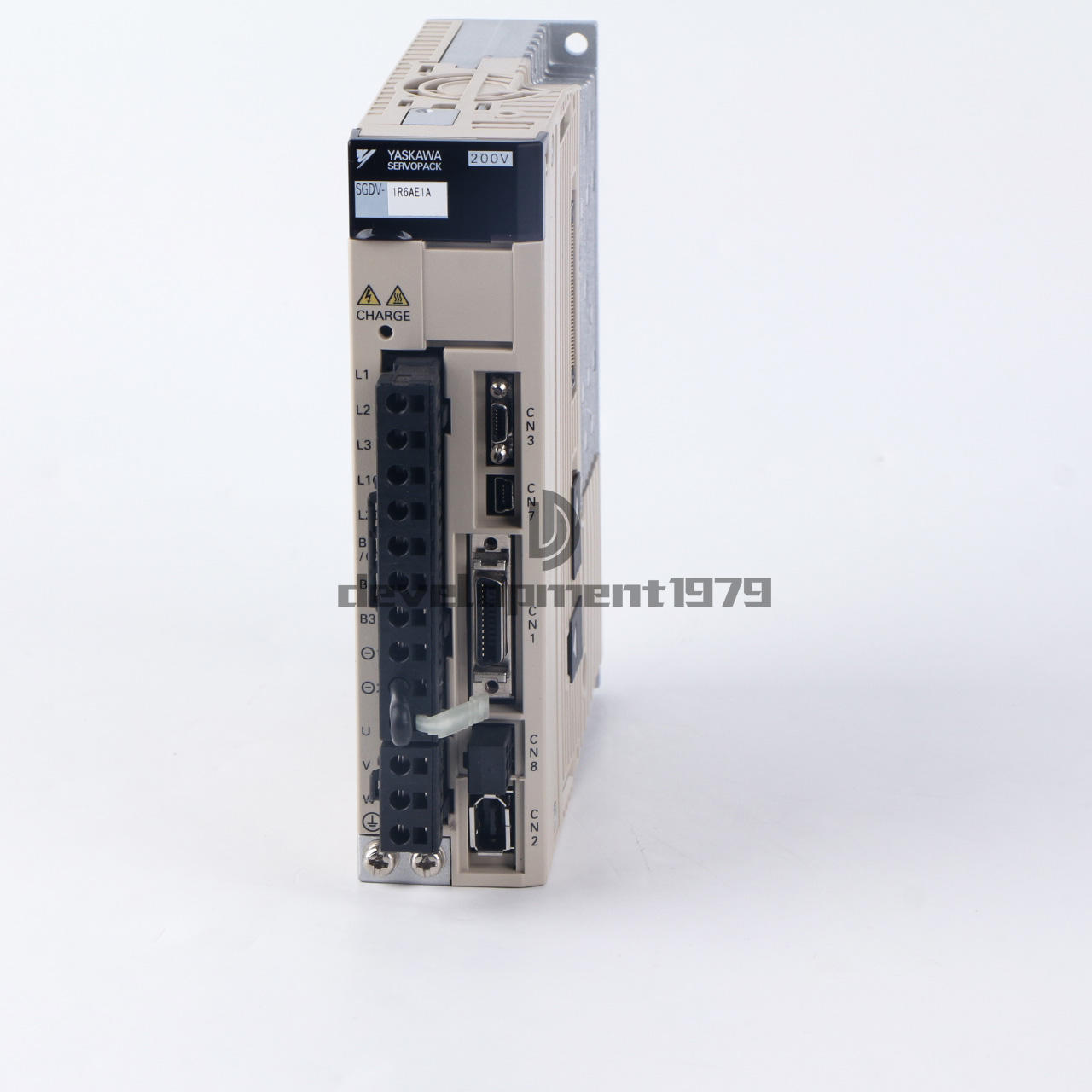 New Yaskawa SGDV-1R6AE1A Servopack 3PH 0-230V 1.6A 200W SGDV1R6AE1A #DC