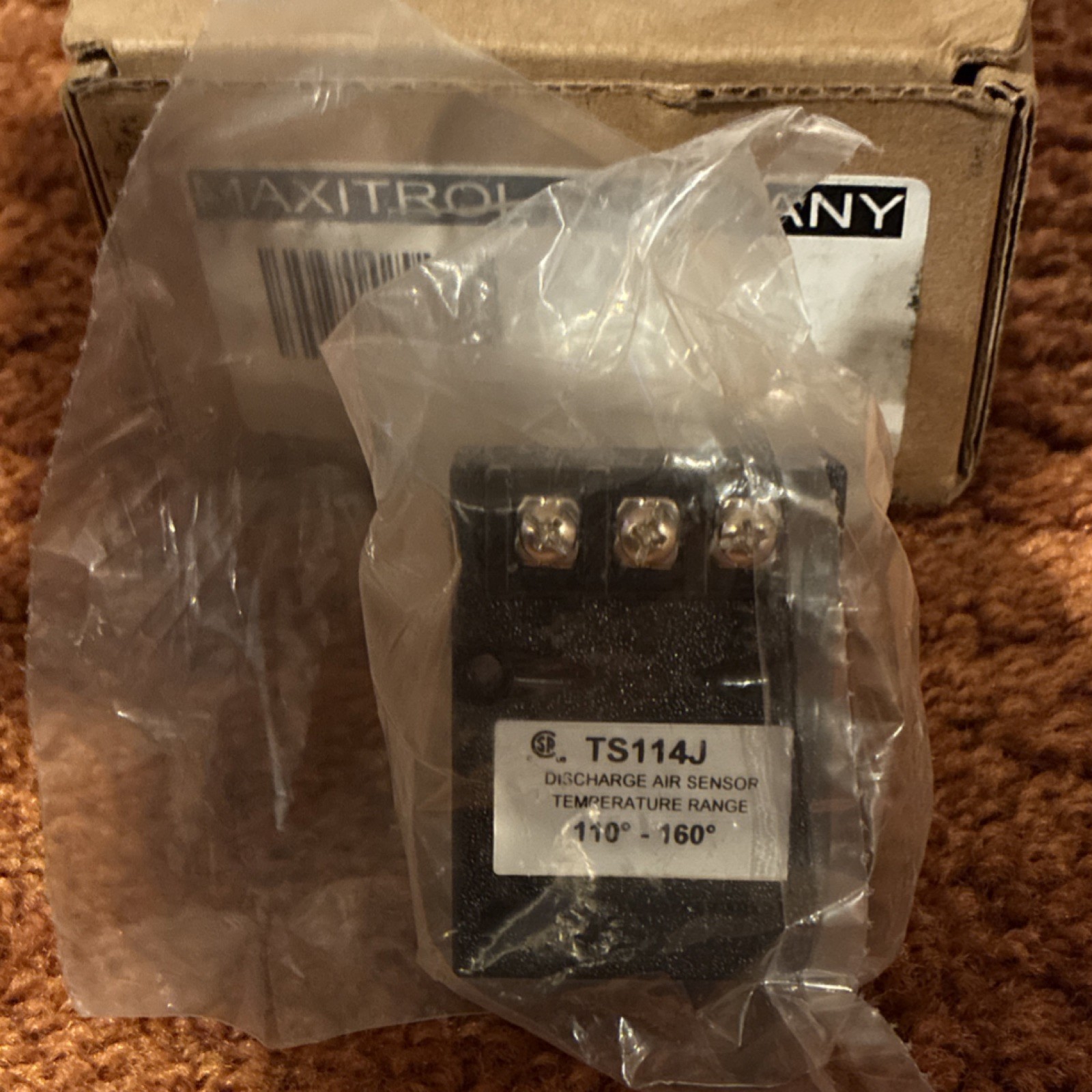 Maxitrol TS114J Discharge Air Sensor 110°-160° Temperature Range Black