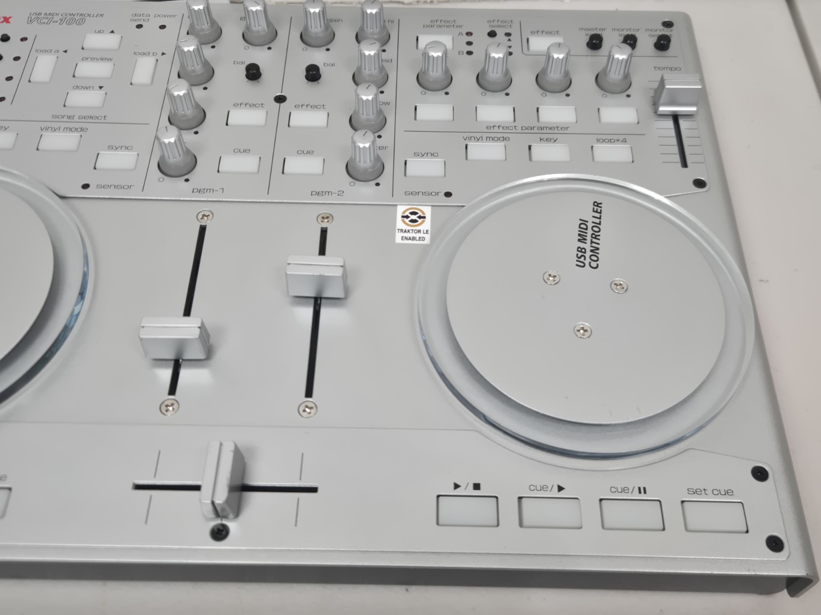 Vestax VCI-100 DJ MIDI Controller Professional Compact Digital Mixer