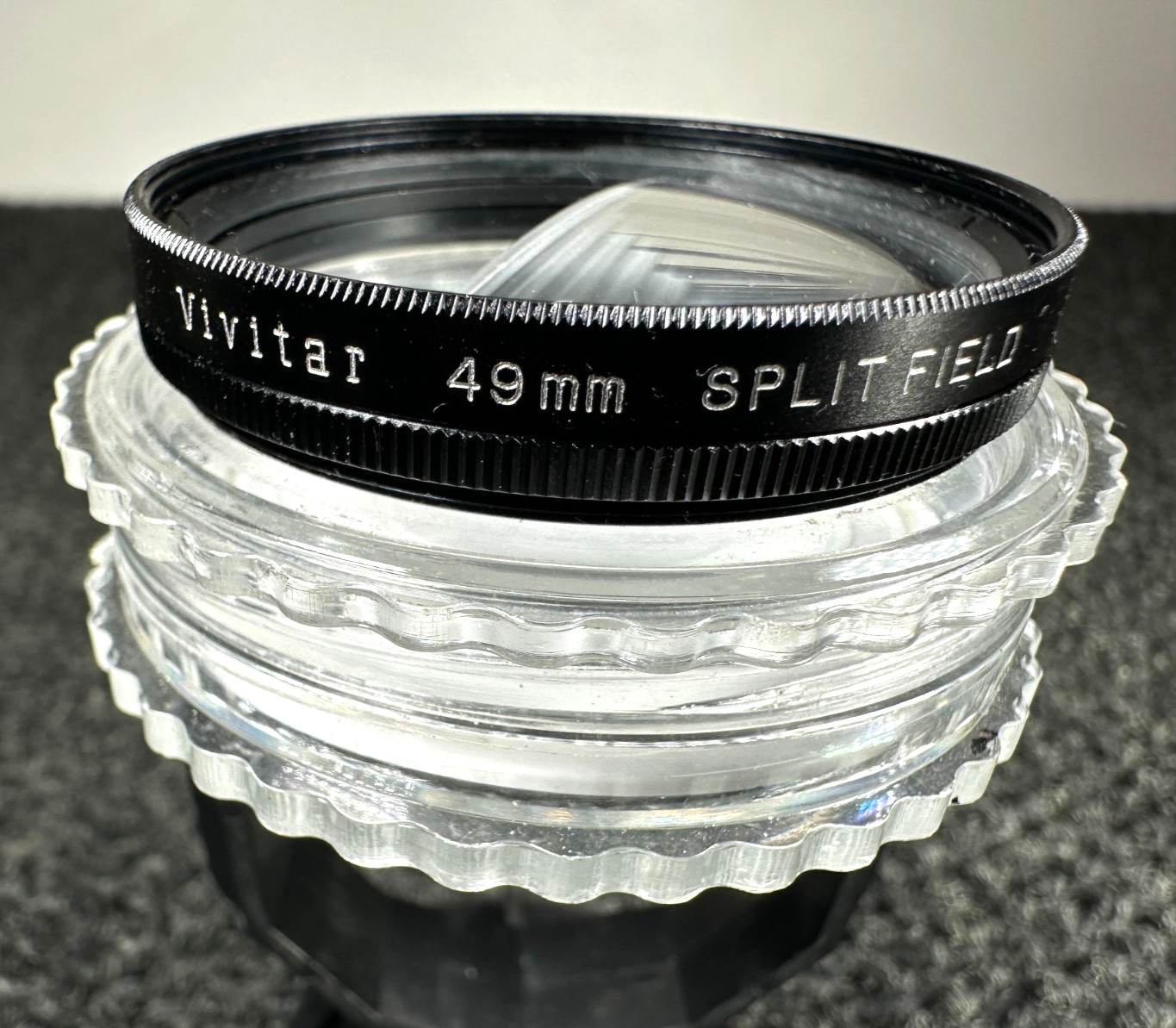 ☆ VIVITAR 49mm Split Field Screw-On Filter ☆ With Case ☆355