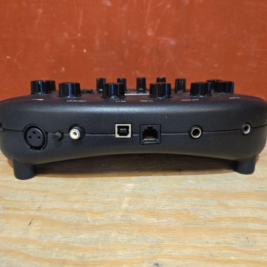 Line 6 POD HD Guitar Multi Effects Amp Modeler w/ Adapter From Japan