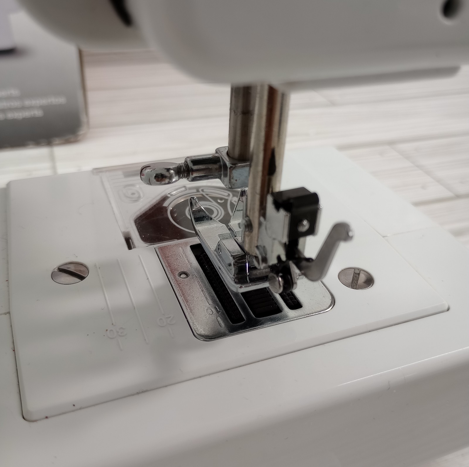 SINGER® M1000 Mending Machine-Machine Only **No Cords**