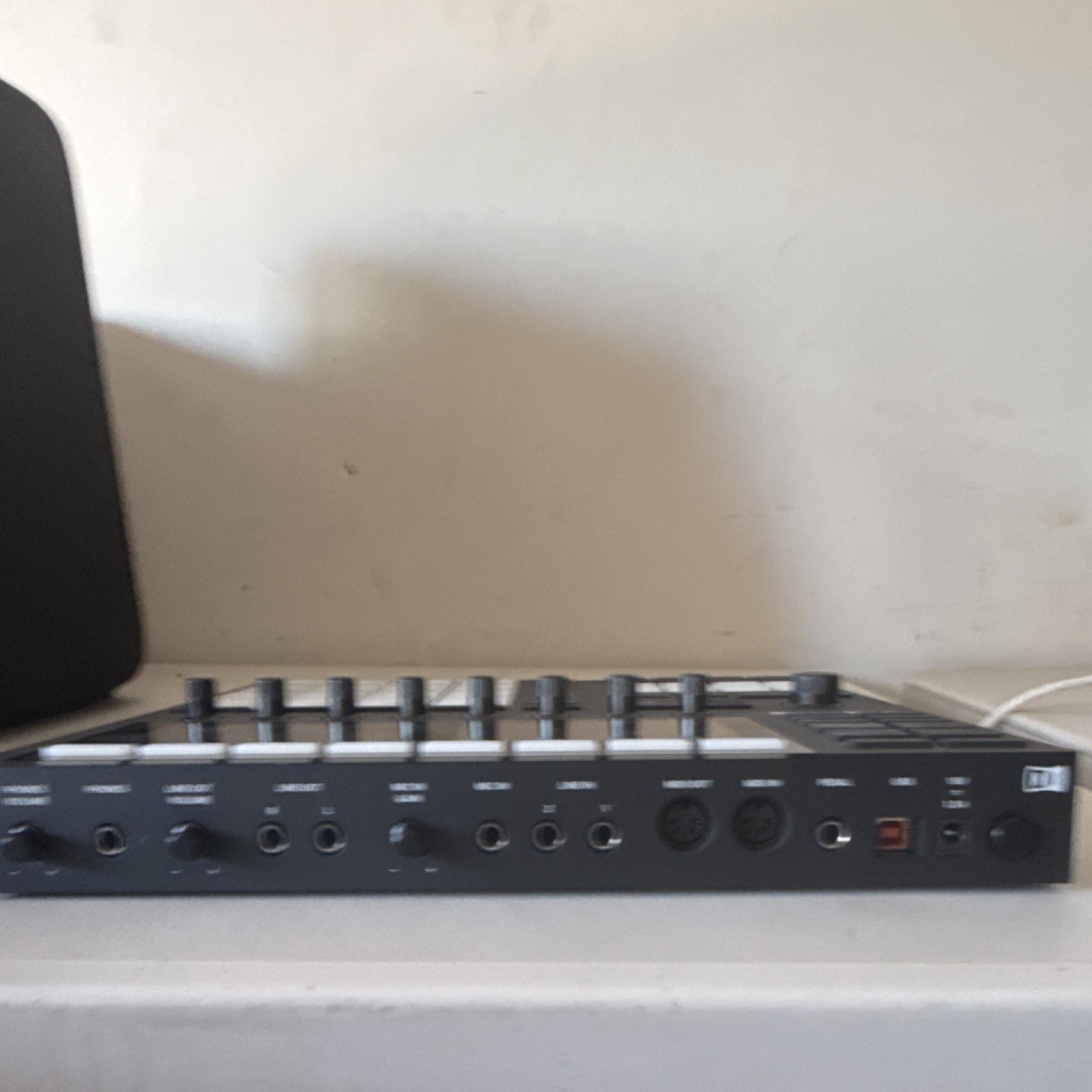 Native Instruments Maschine Studio MIDI Controller with Carrying Case