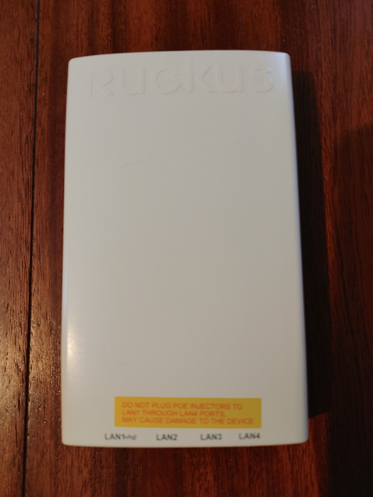 Ruckus H510 Wall-Mounted 802.11ac Wave 2 Wi-Fi Access Point and Switch