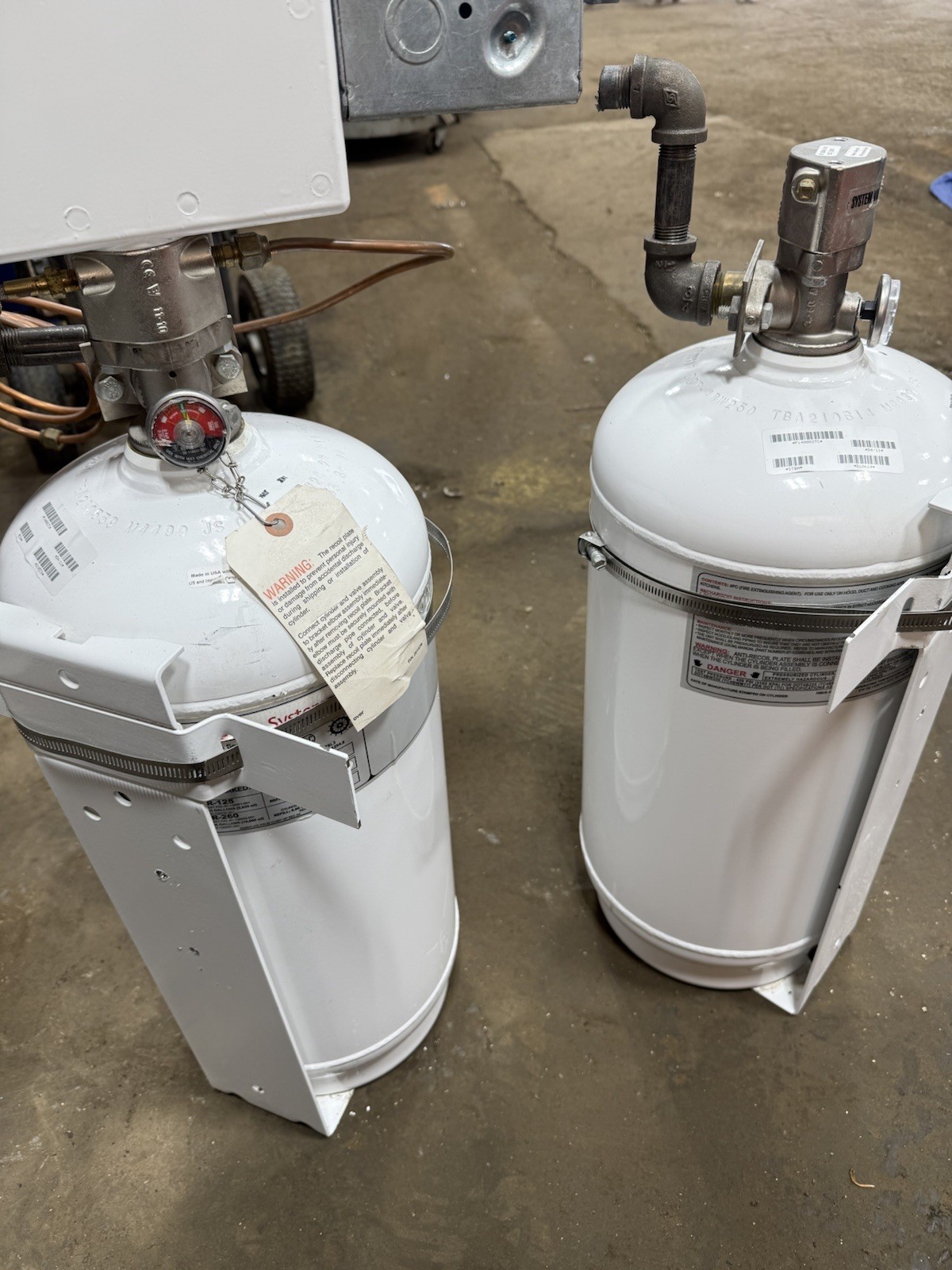 Kidde Kitchen Fire Suppression System WHDR400M 2 4 Gal Tanks XV Control Unit