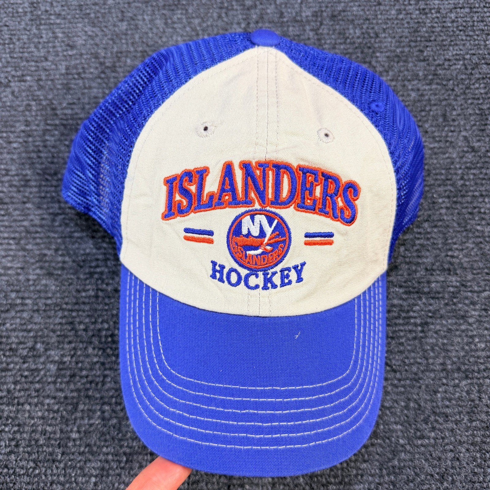 New York Islanders NHL Hockey Trucker Hat Blue Cream Snapback Mesh Cap NEW