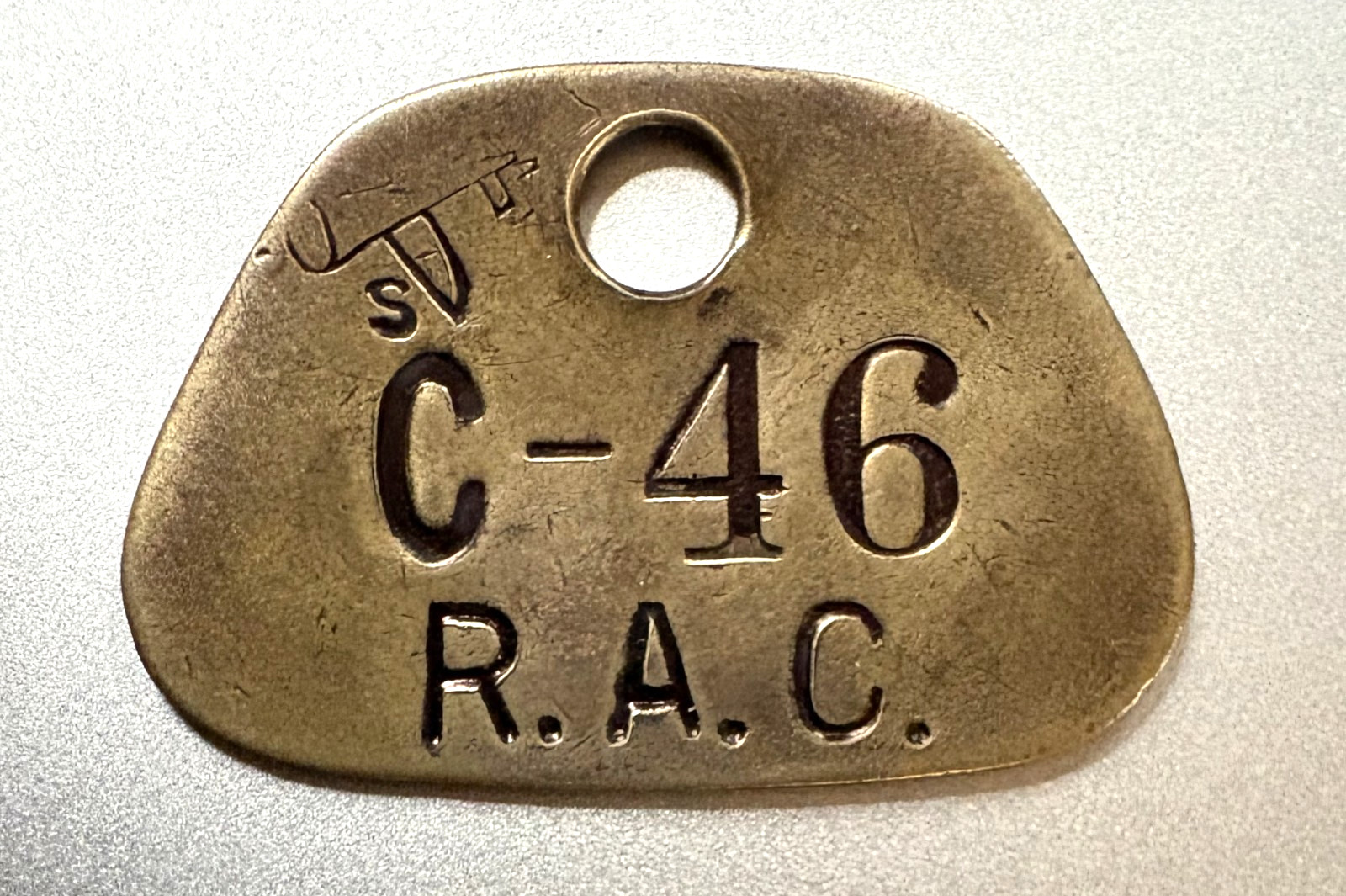 Vtg Tool Check Brass Tag: RAYTHEON AIRCRAFT; Raytheon Mfg Co ; Airplane Image