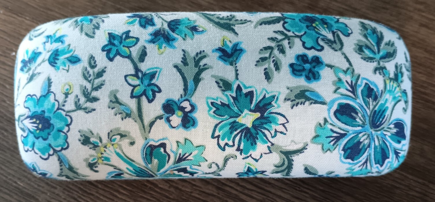 Vera Bradley Eyeglass Hard Case Daisy Dot Paisley Teal Pattern Retired VERY NICE