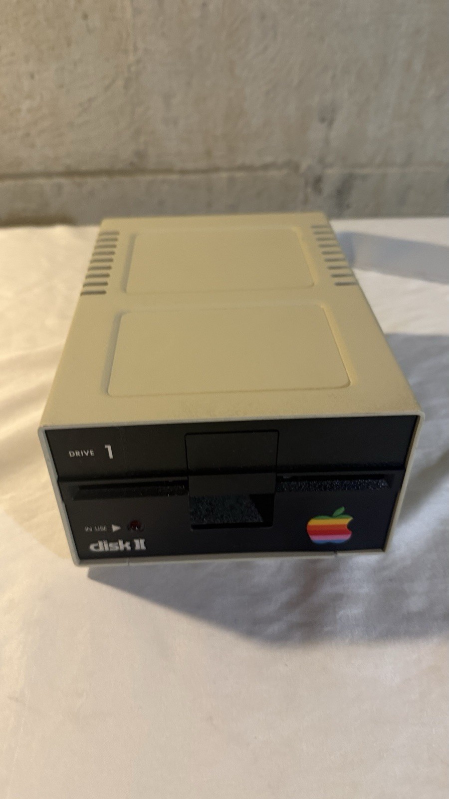Vintage Apple Disk II ][ Drive Refurbished A2M0003 Very Good Condition See Pics