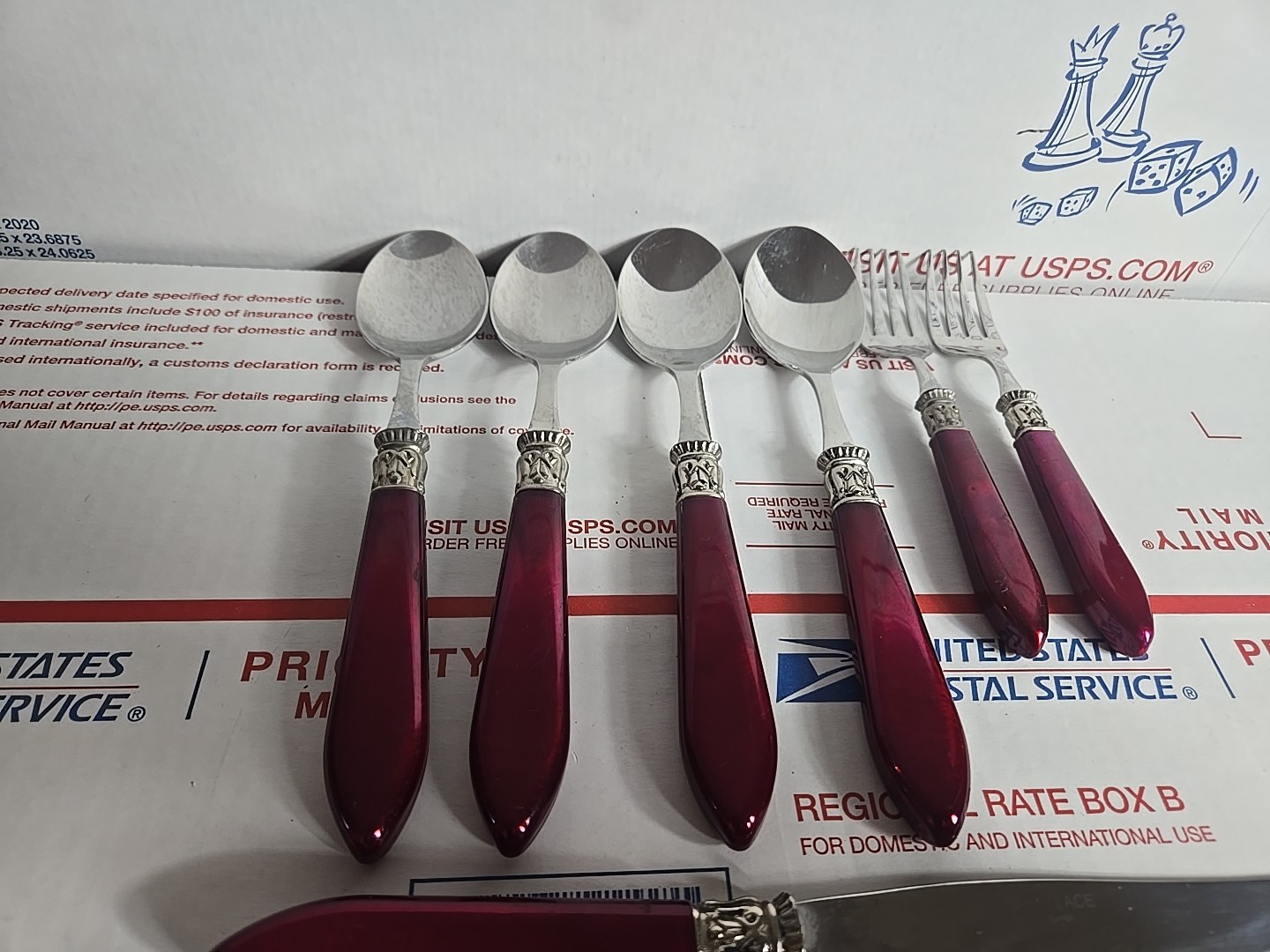 Wallace 18/10 Stainless Flatware 11 Pieces, St Moritz Pearlized Red-Pink