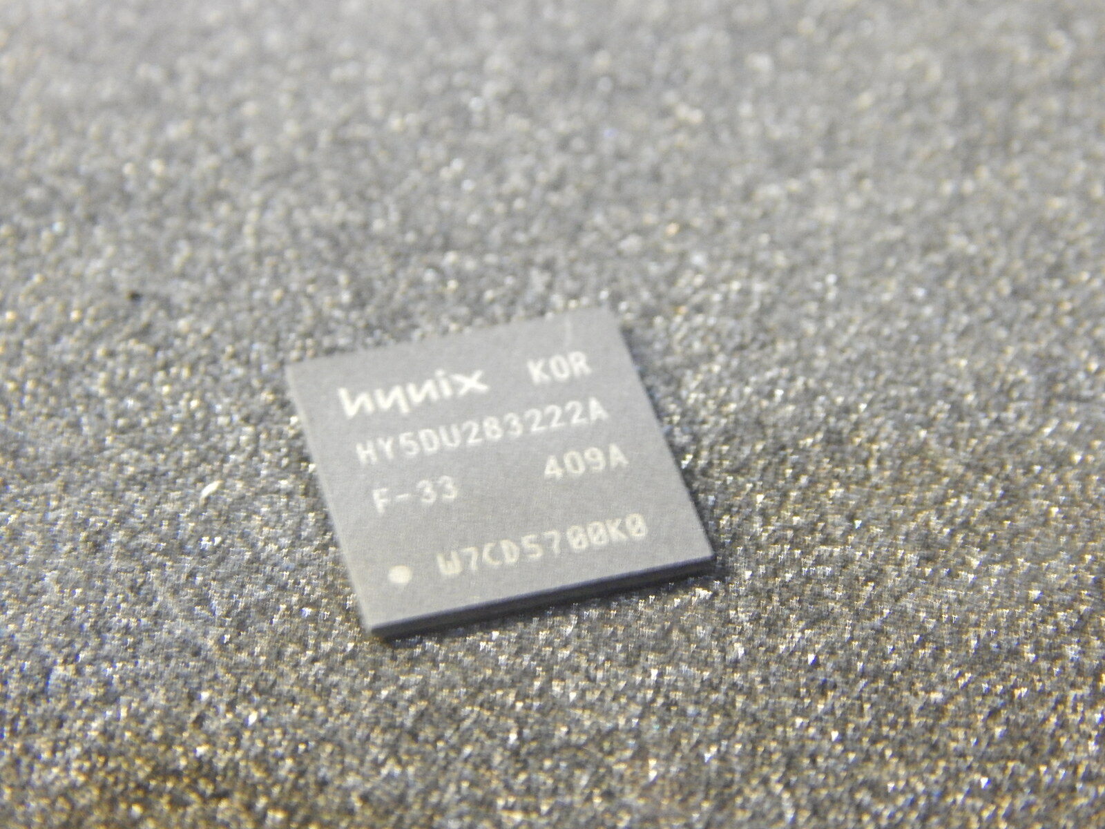 Hynix HY5DU283222AF-33 8MX32 DDR1 300MHz uBGA 144 SMD IC - USA FAST SHIPPING