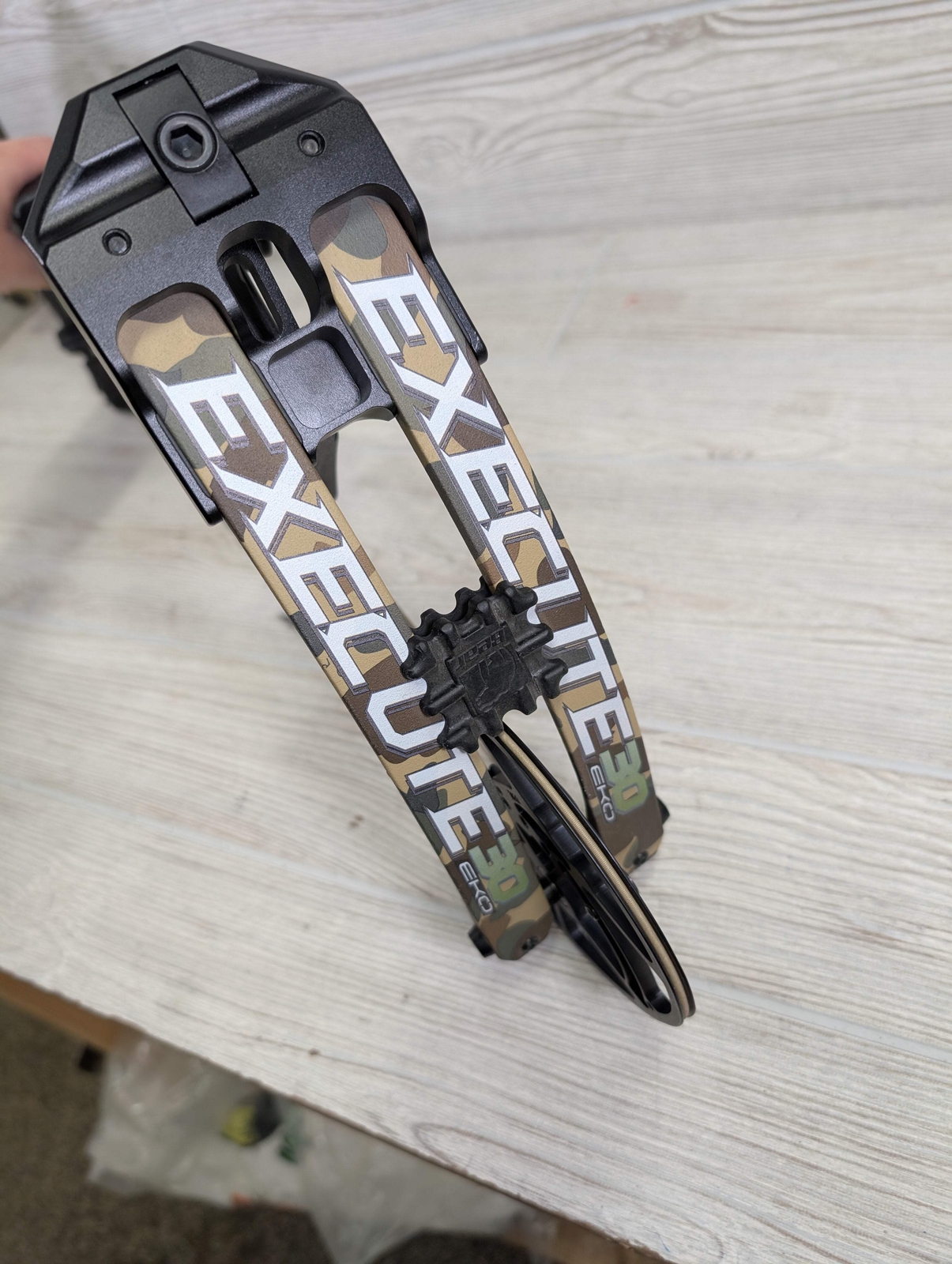 Bear Execute 30 RH 70lb Black Riser/Throwback Limbs Bow