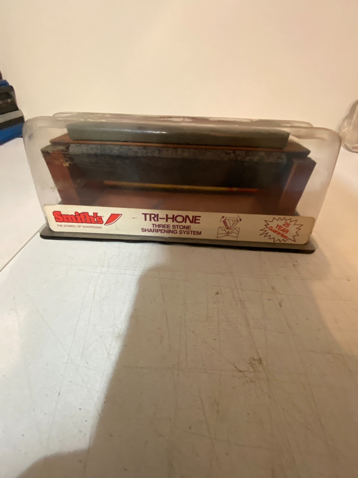 Smith’s Tri Hone Sharpening System 3 Stone Knife Sharpener w Case Base