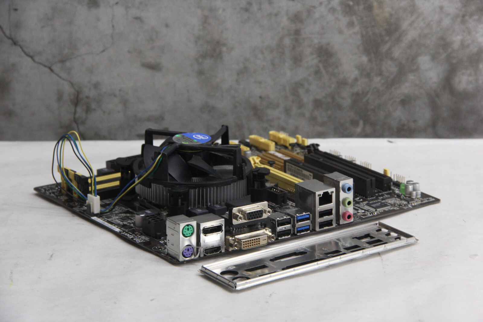 Asus Q87M-E | Intel Core i5-4670 Combo - Tested