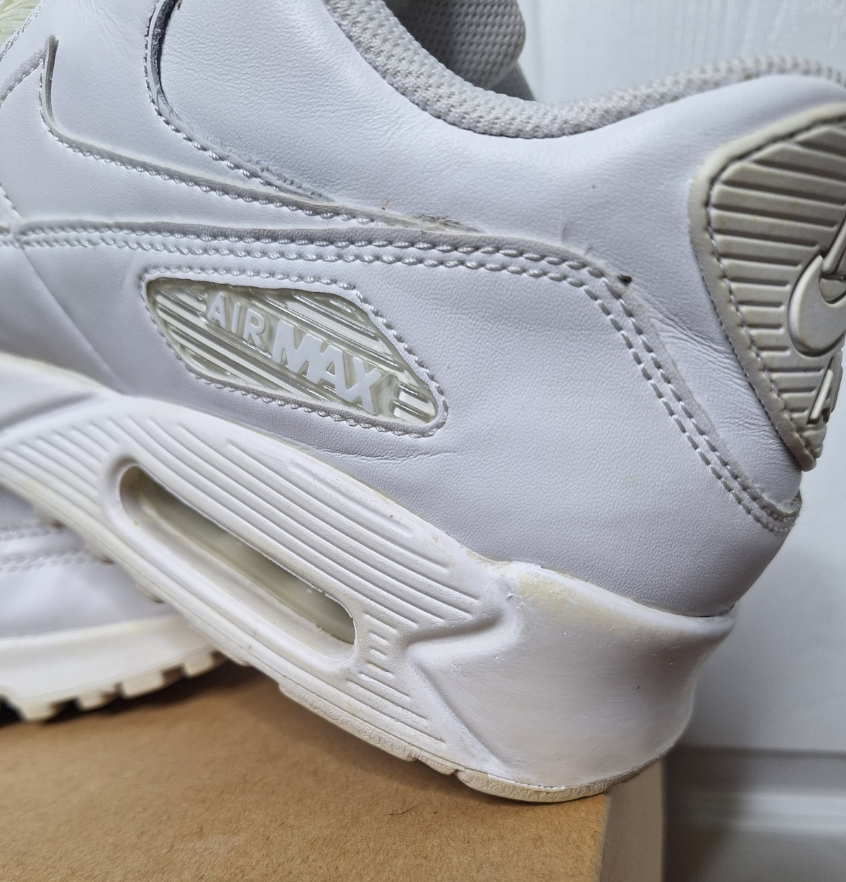 Nike Air Max 90 Triple White Leather 302519-113 size 10
