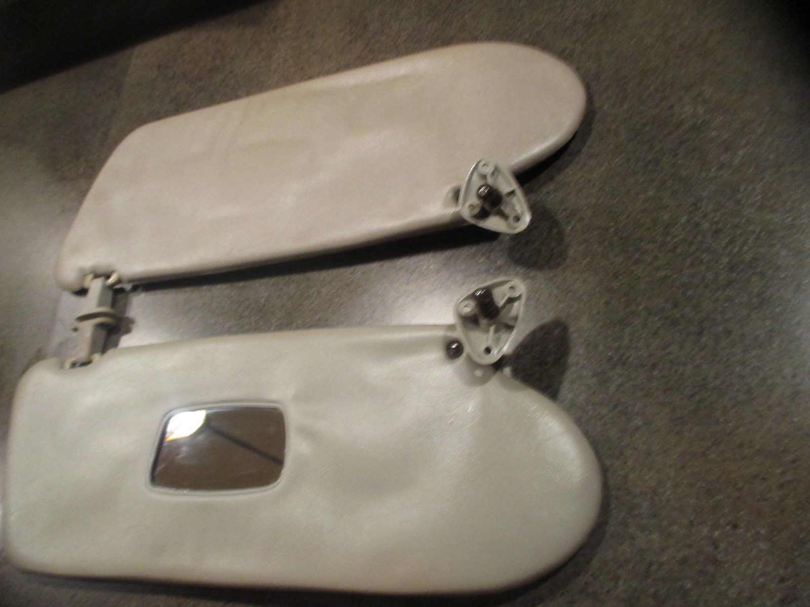 Used Pair OEM"GHE"Genuine Mercedes Heckaflosse,Fin-Tail,Pagoda Sun-Visors-L.Grey
