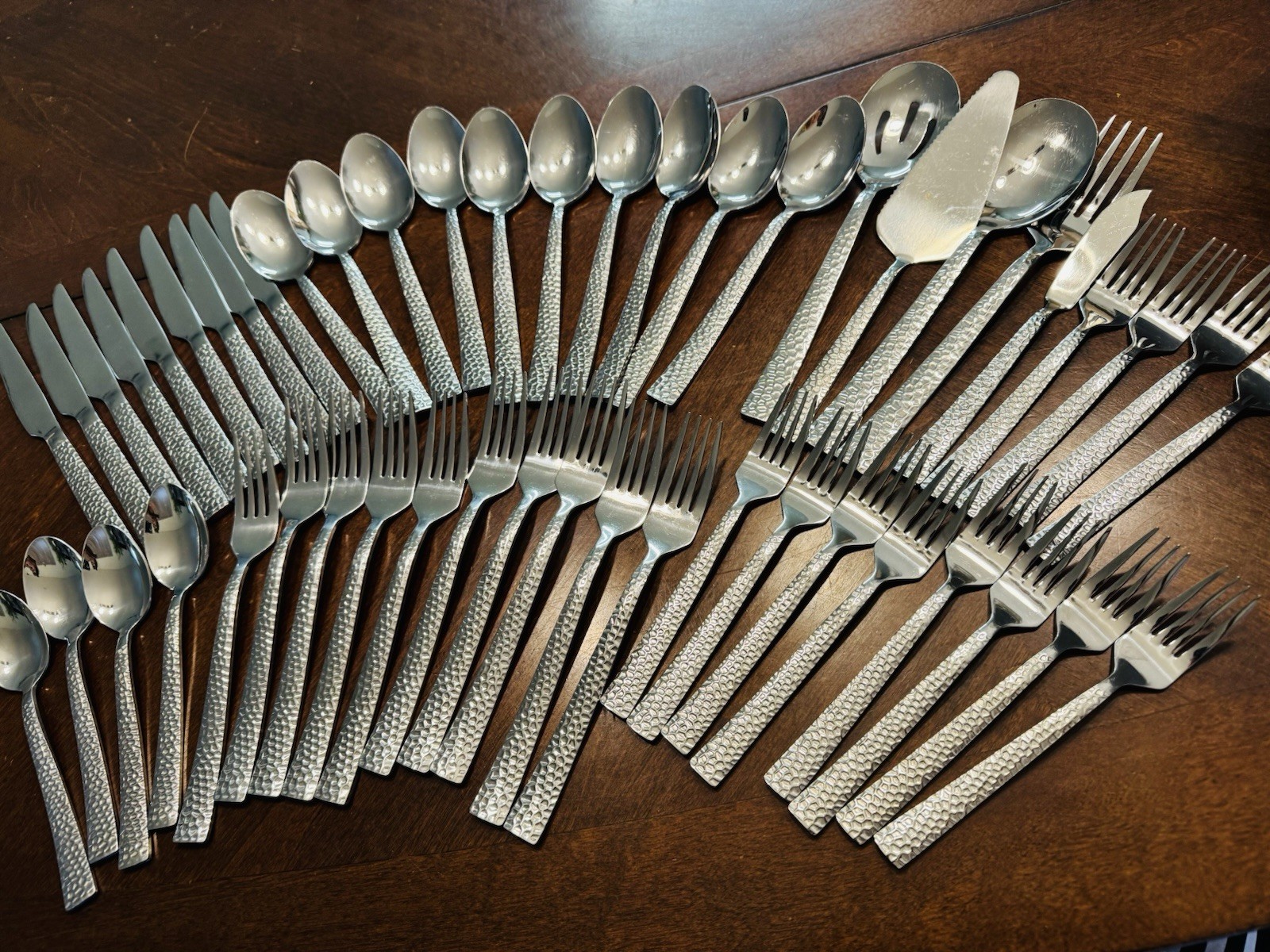 50 PCS Elyon Crown Hammered Reflective Silver Flatware Hi Quality Stainless SET