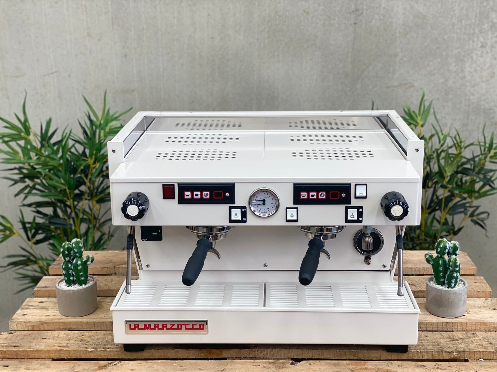La Marzocco Linea Classic AV 2 Group Espresso Coffee Machine - Pearl White