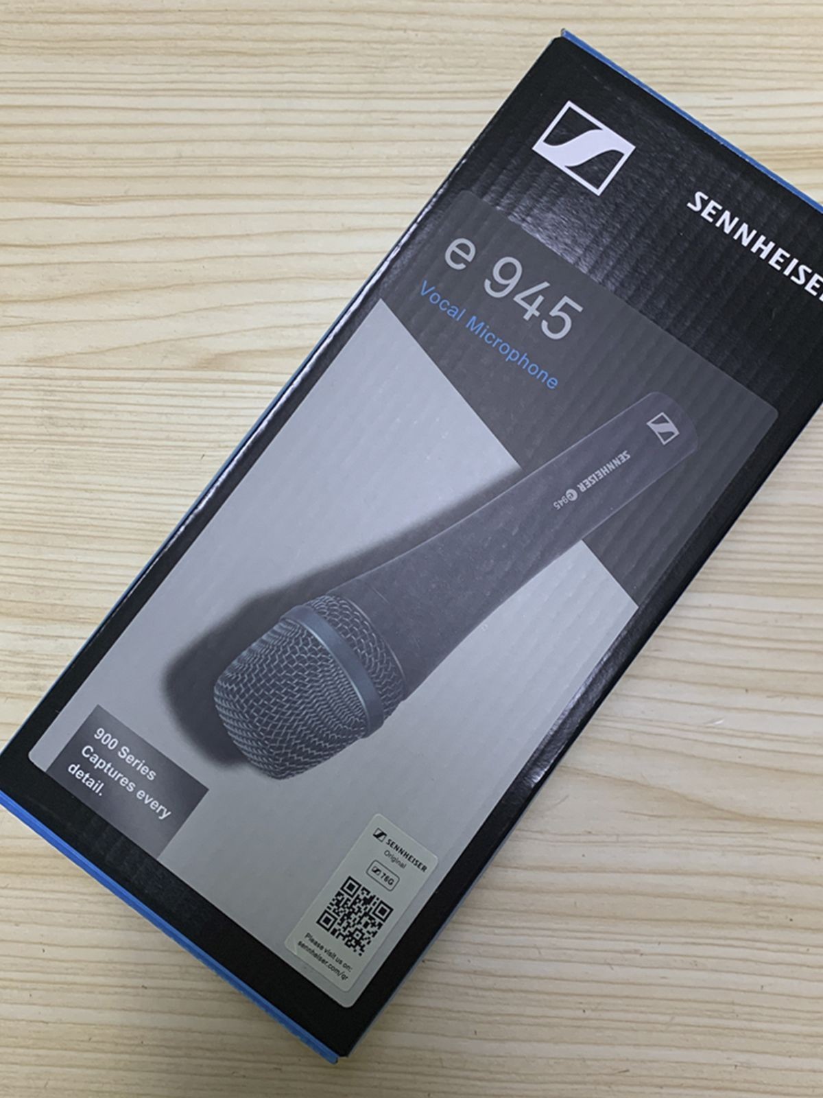 Sennheiser Professional E 945 Dynamic Super-Cardioid Vocal Microphone Wired