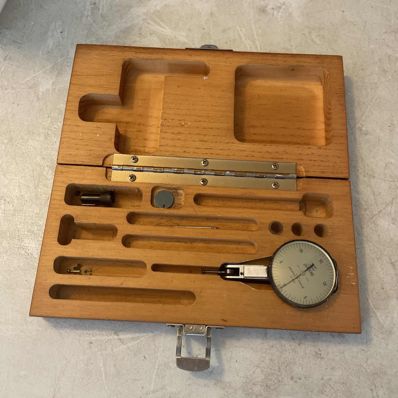 Brown and Sharpe 7031-3 BesTesT Dial Test Indicator .0005 Graduation