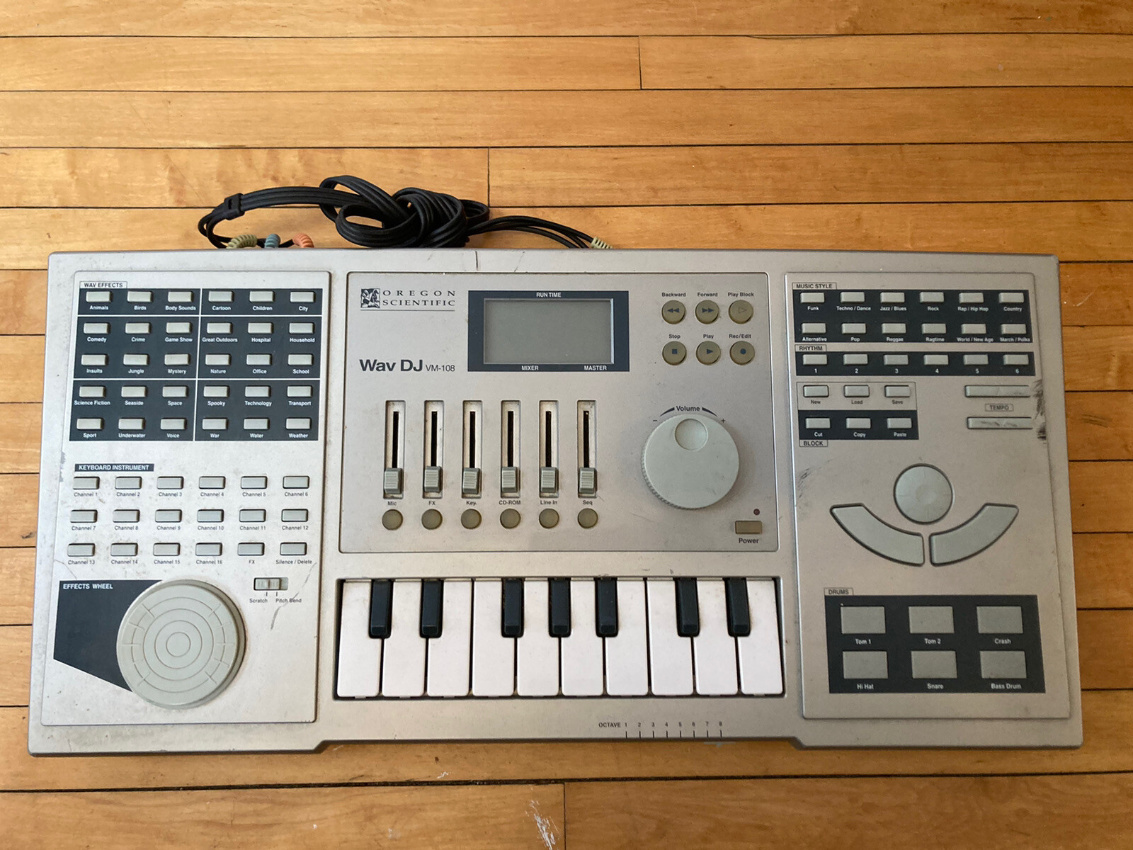 Oregon Scientific WAV DJ VM-108 Includes Cables No Driver
