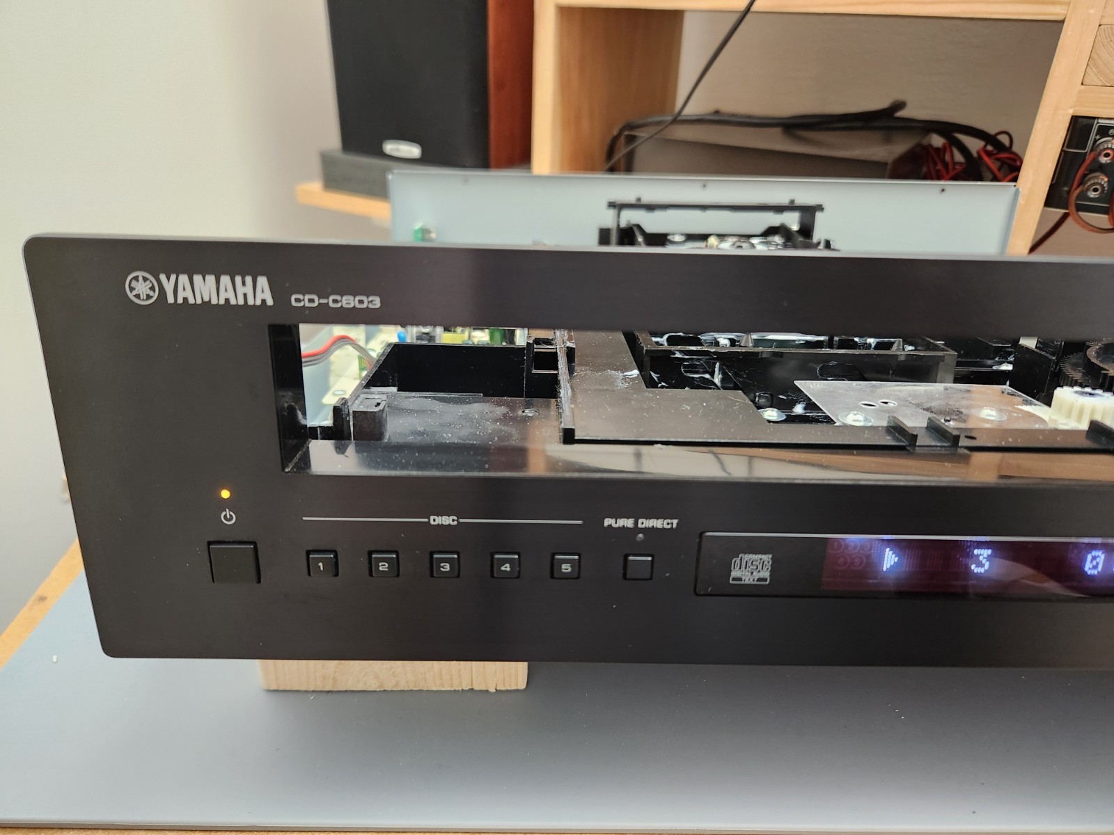 Yamaha CD-C603 front panel with display tested works