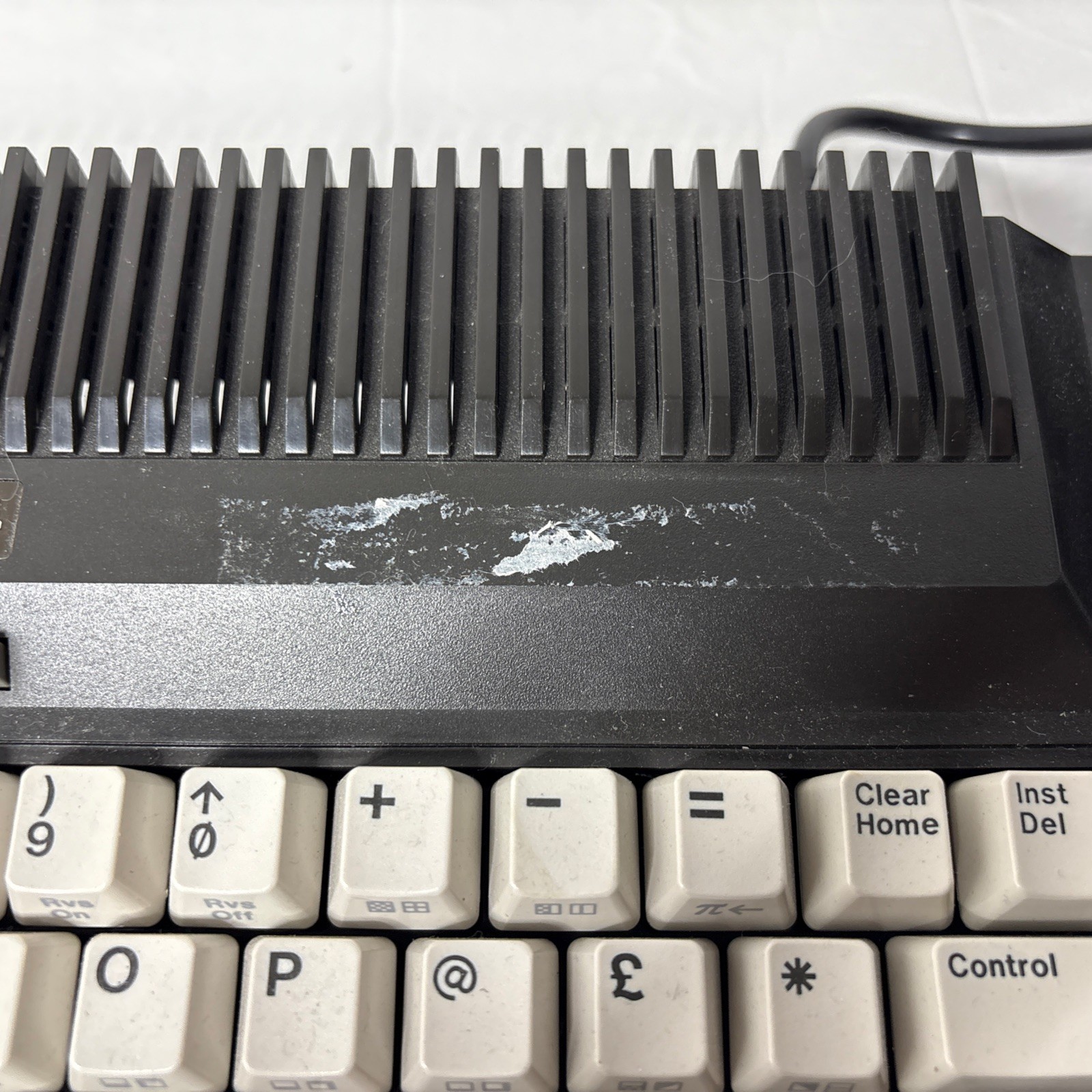 Commodore Plus 4 with original power supply. Read description!