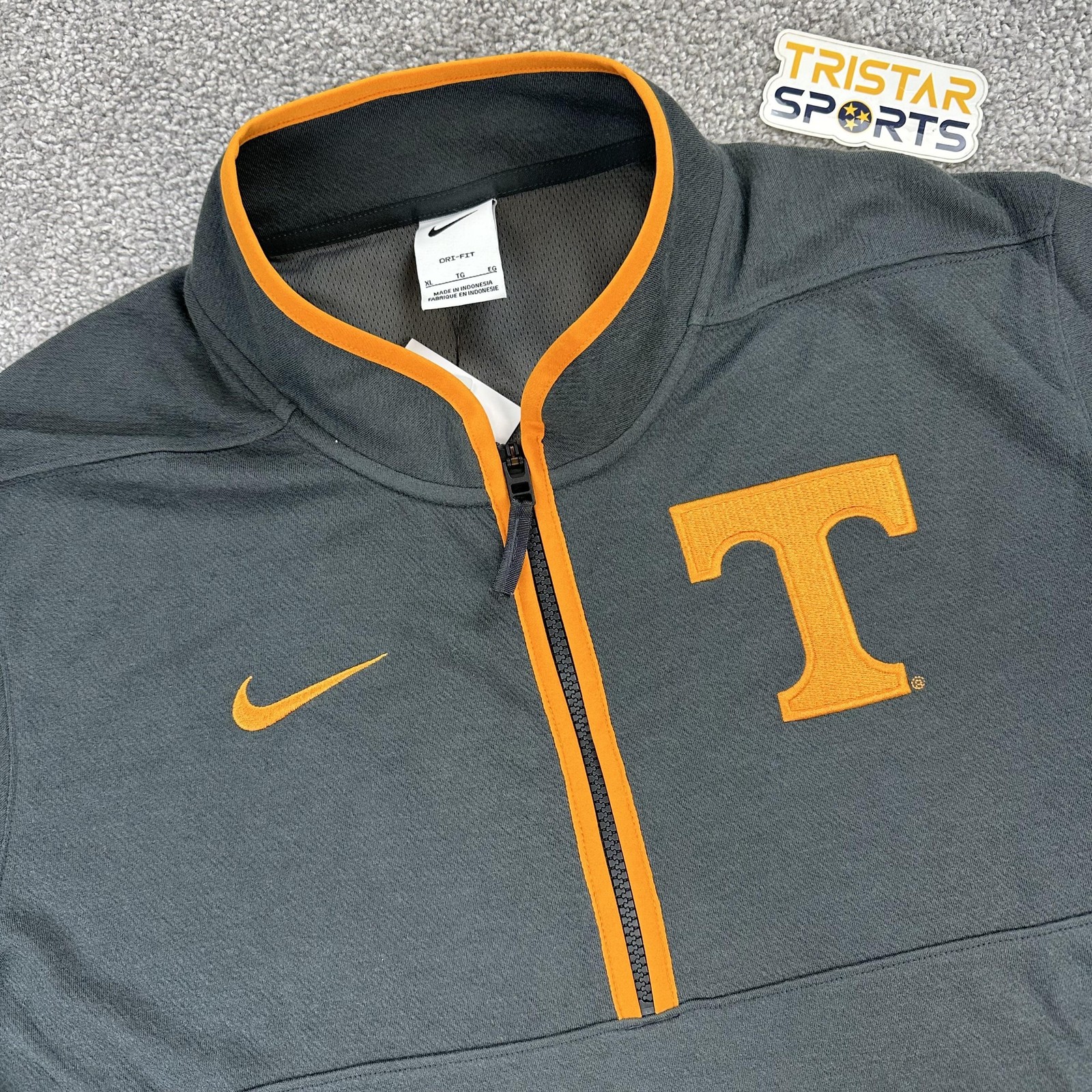 Tennessee Volunteers Pullover Mens XL Gray Nike 1/2 Zip Dri-Fit Courtside Shirt