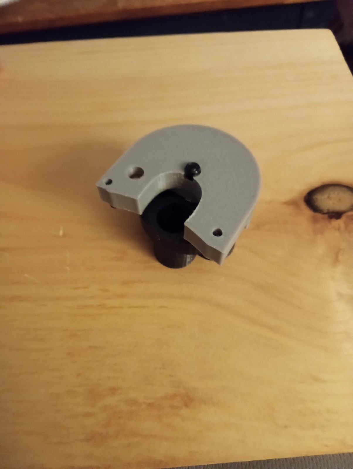 Lee APP Universal Case Feeder 3D Printed With 5 Case Adapters,No More Adjusting.