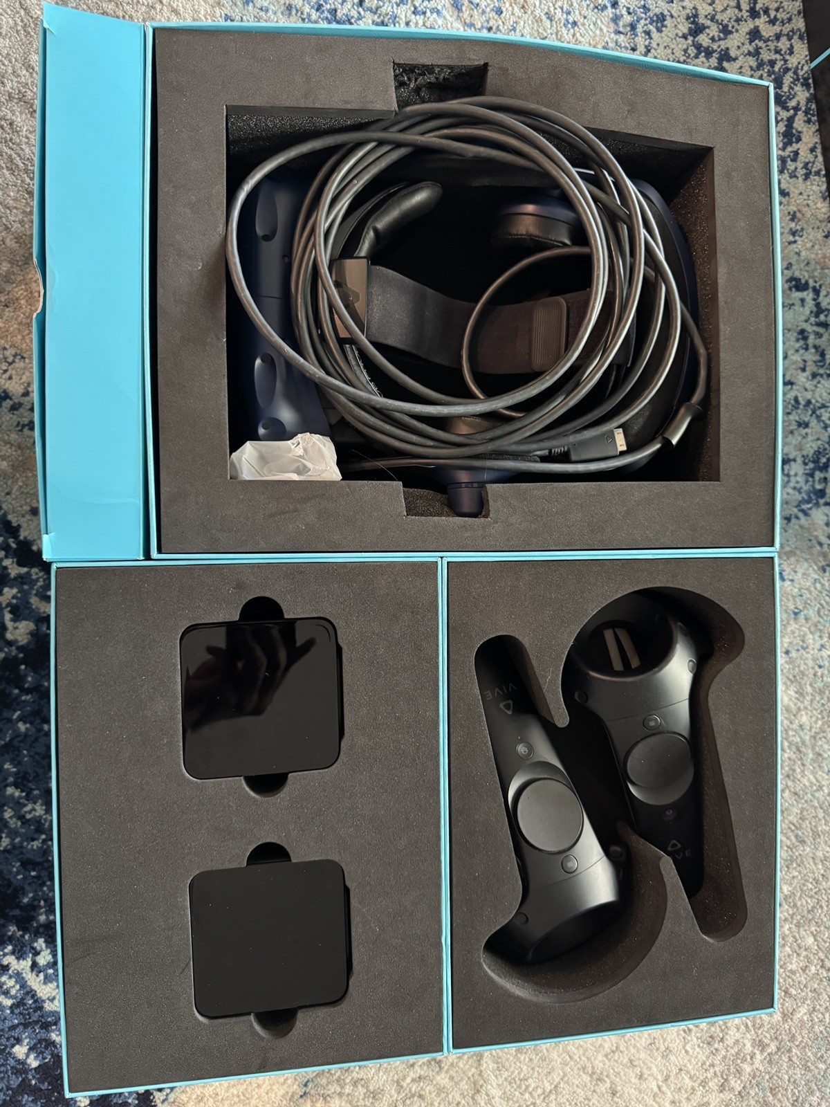 HTC Vive Pro Virtual Reality Gaming System complete set