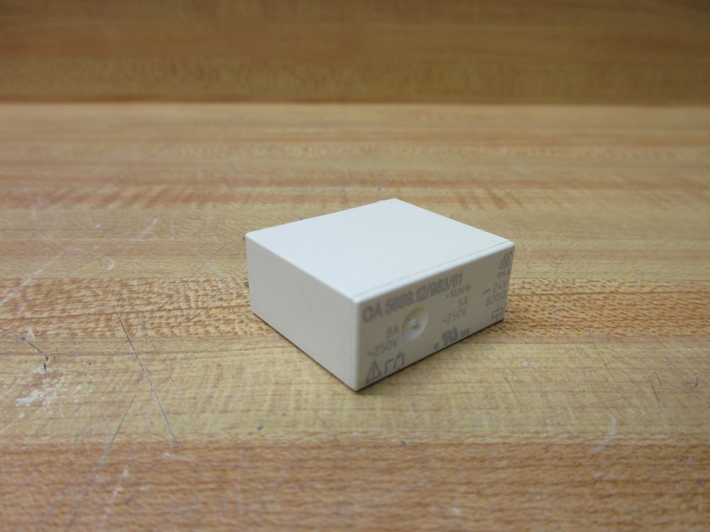 Dold Soehne OA 5669.12/983/61 Relay OA5669